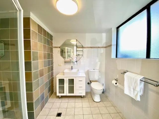 Shower in Huskisson Beach Escape