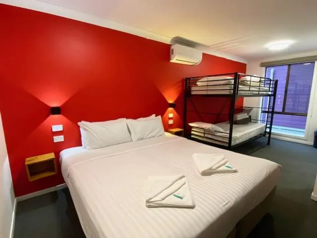 Bed in Huskisson Beach Escape