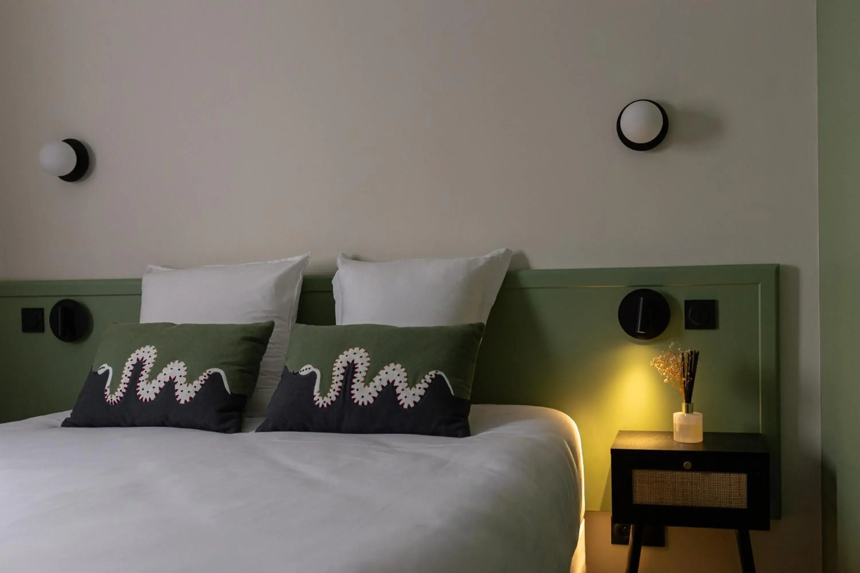 Bed in Hôtel Alliance - Proche Paris Bed in Hôtel Alliance - Proche Paris