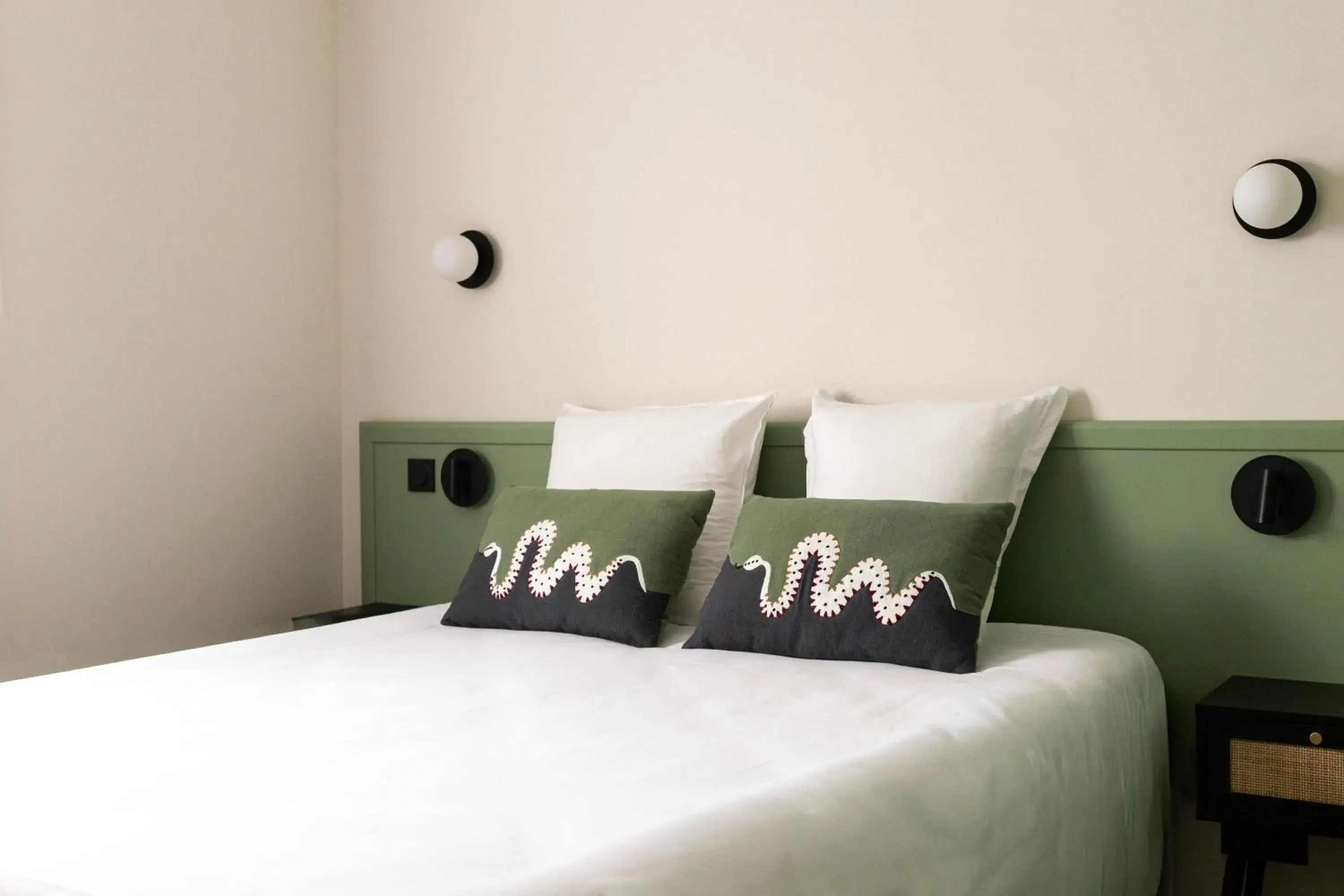 Bed in Hôtel Alliance - Proche Paris Bed in Hôtel Alliance - Proche Paris