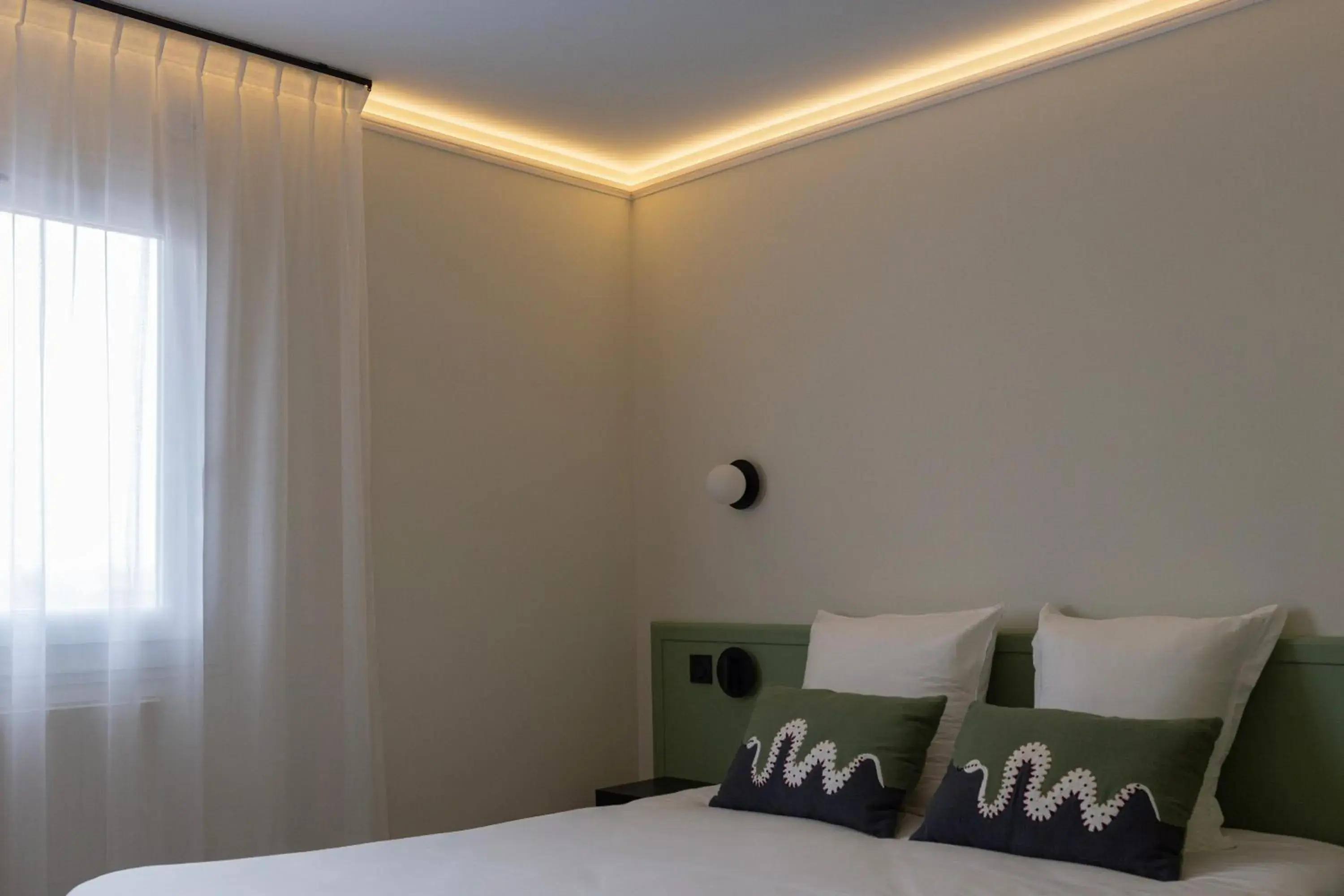 Bed in Hôtel Alliance - Proche Paris Bed in Hôtel Alliance - Proche Paris