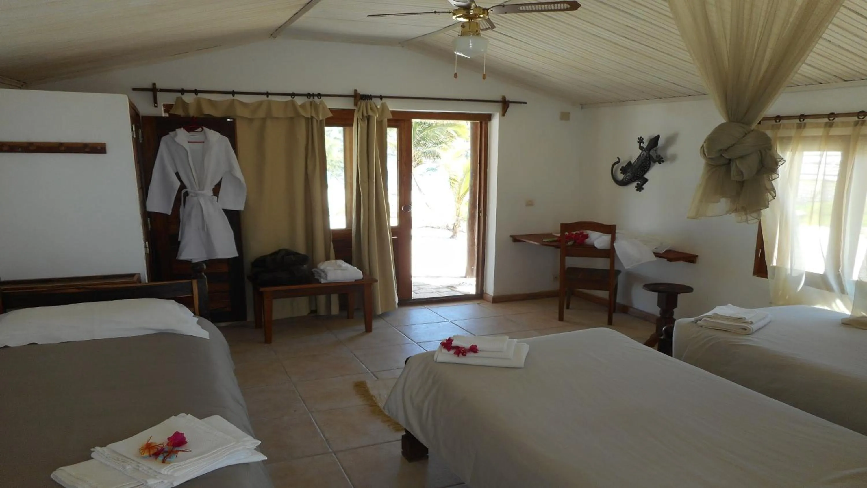 Bedroom, Bed in Laguna Blu - Resort Madagascar