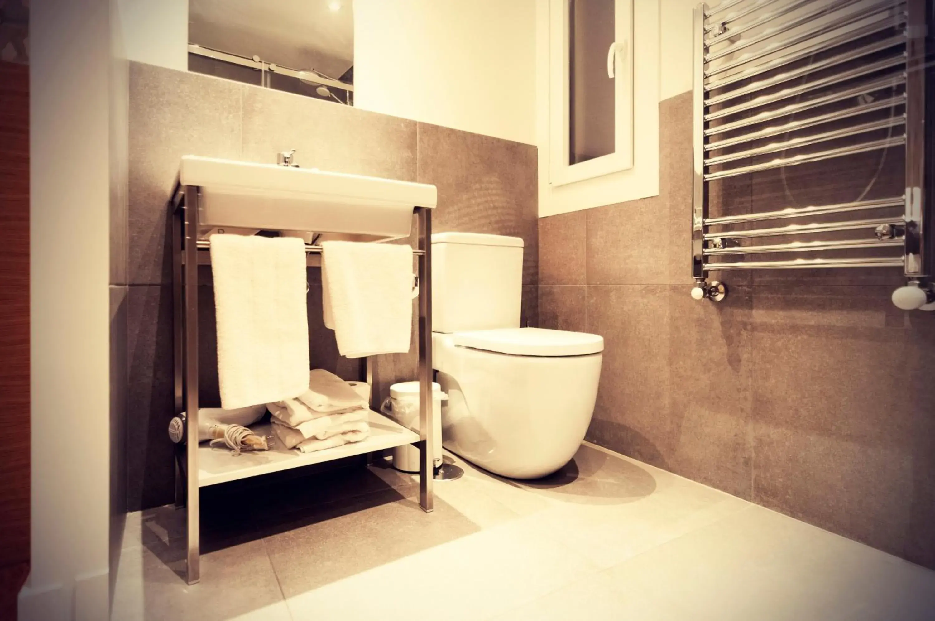 Bathroom in Deniké Grupo Atalaia Bathroom in Deniké Grupo Atalaia