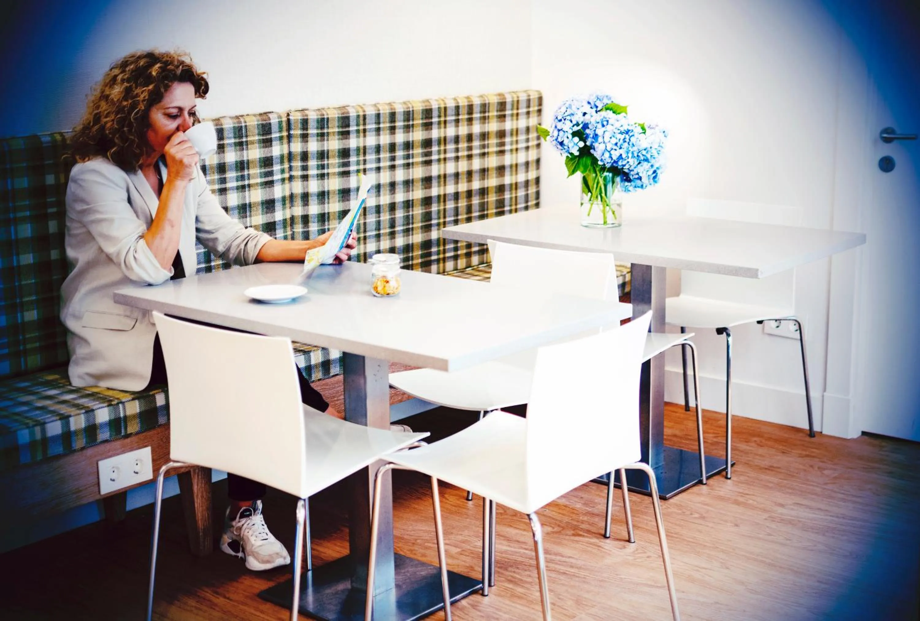 People in Deniké Grupo Atalaia