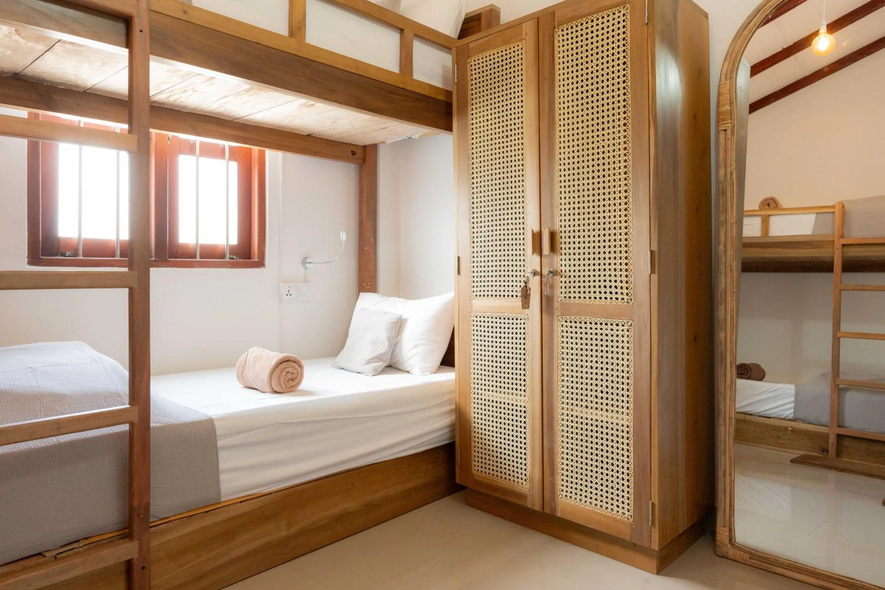 Bedroom, Bed in Lucky's Surf Camp