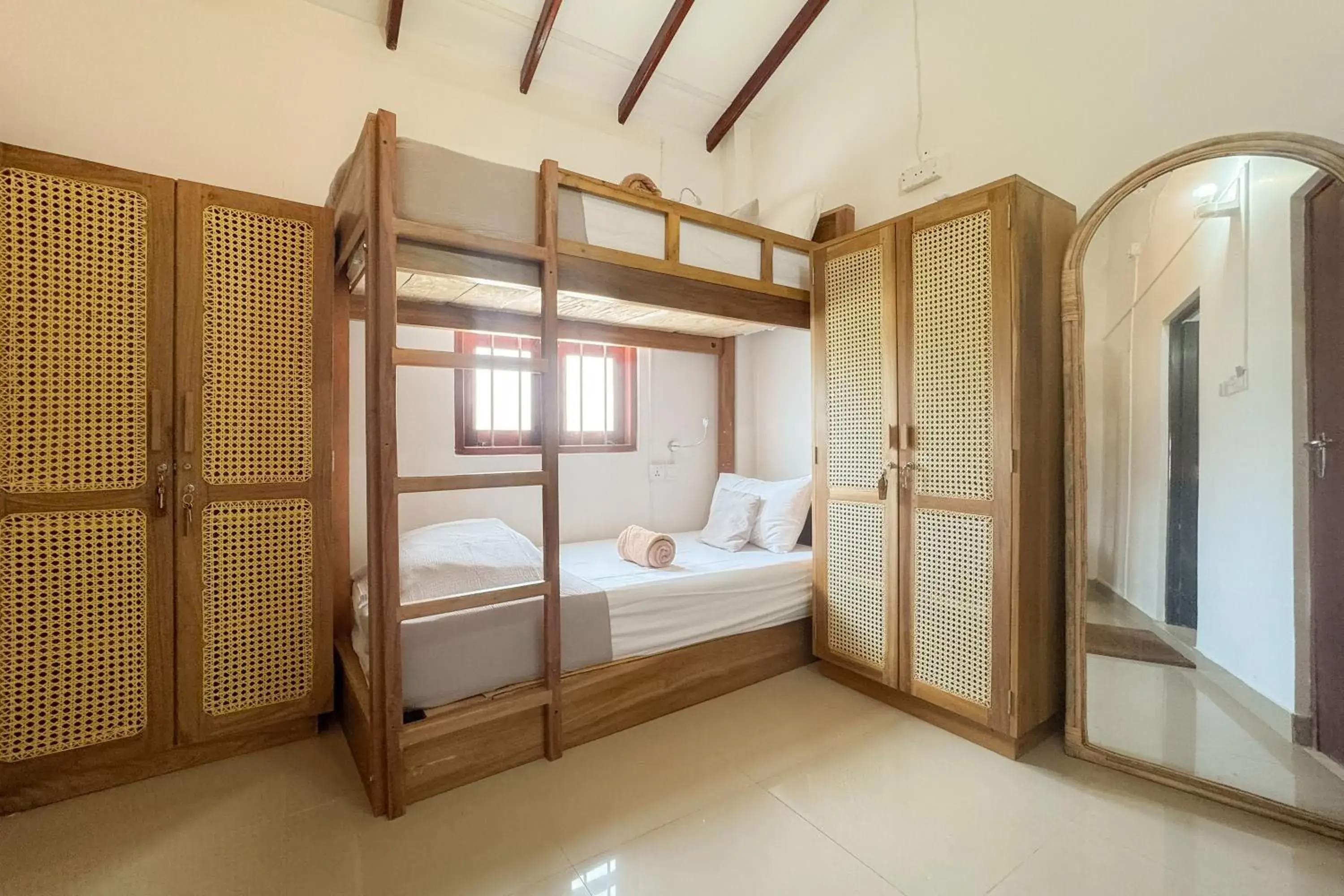 Bed in 4-Bed Mixed Dormitory Room in Lucky's Surf Camp Bed in 4-Bed Mixed Dormitory Room in Lucky's Surf Camp