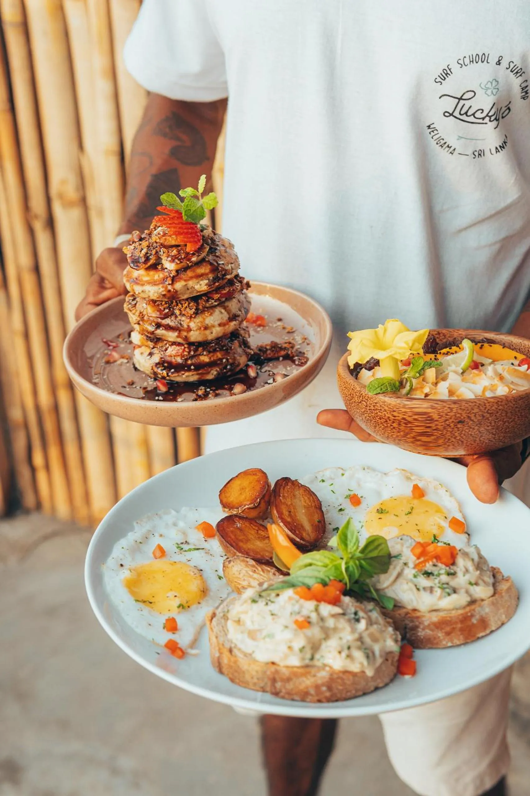 Food and drinks in Lucky's Surf Camp