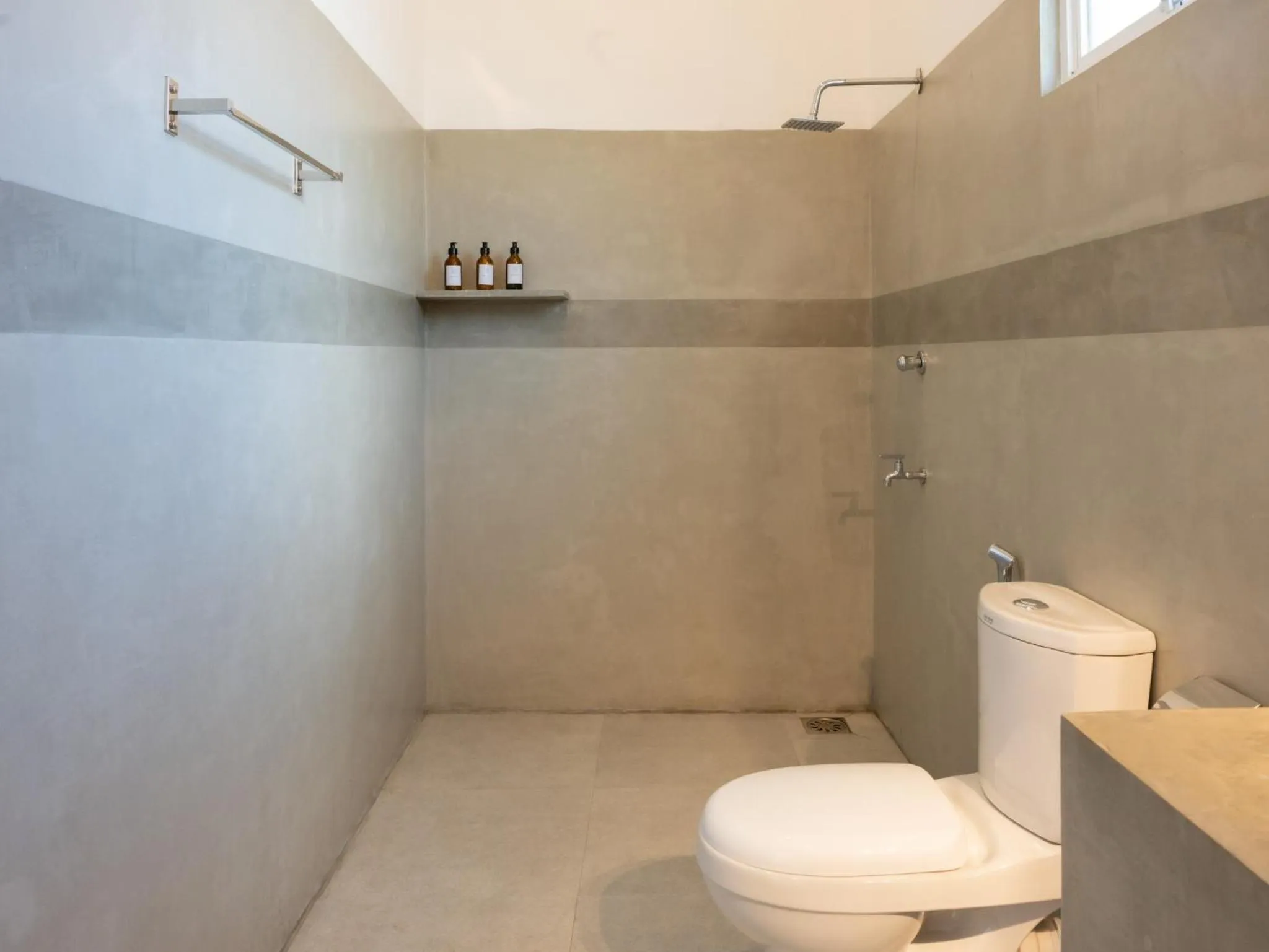 Shower in Lucky's Surf Camp