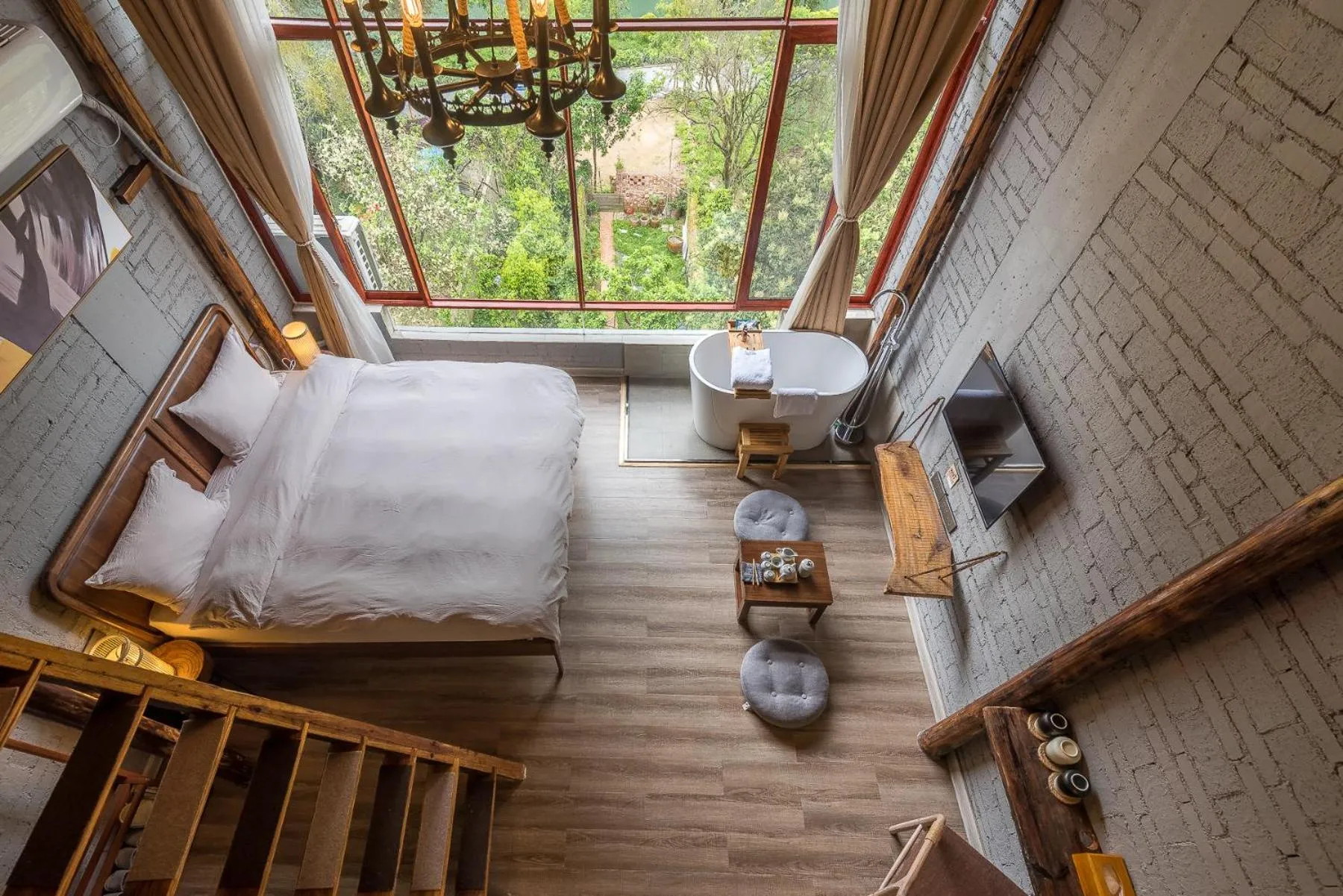 Photo of the whole room, Bed in Autumn Inn