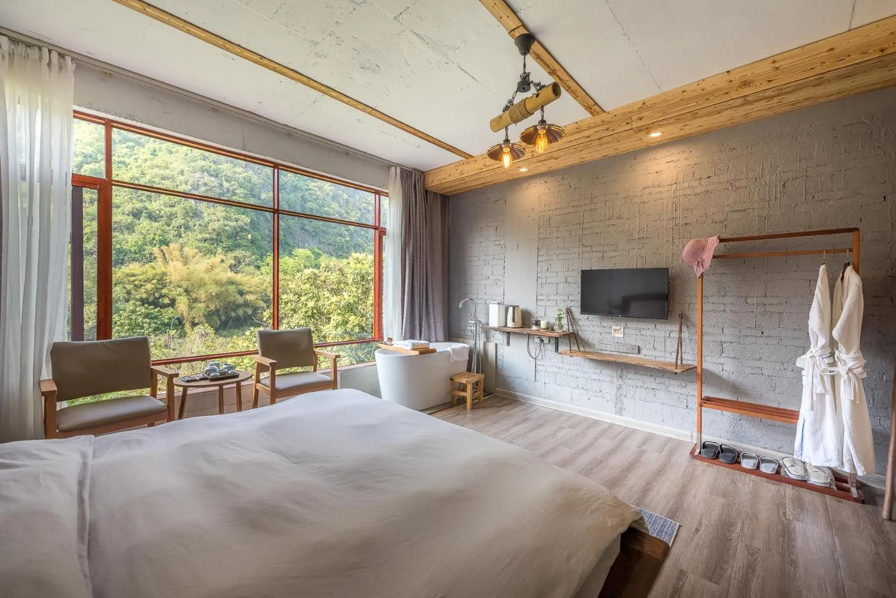 Photo of the whole room, Bed in Autumn Inn