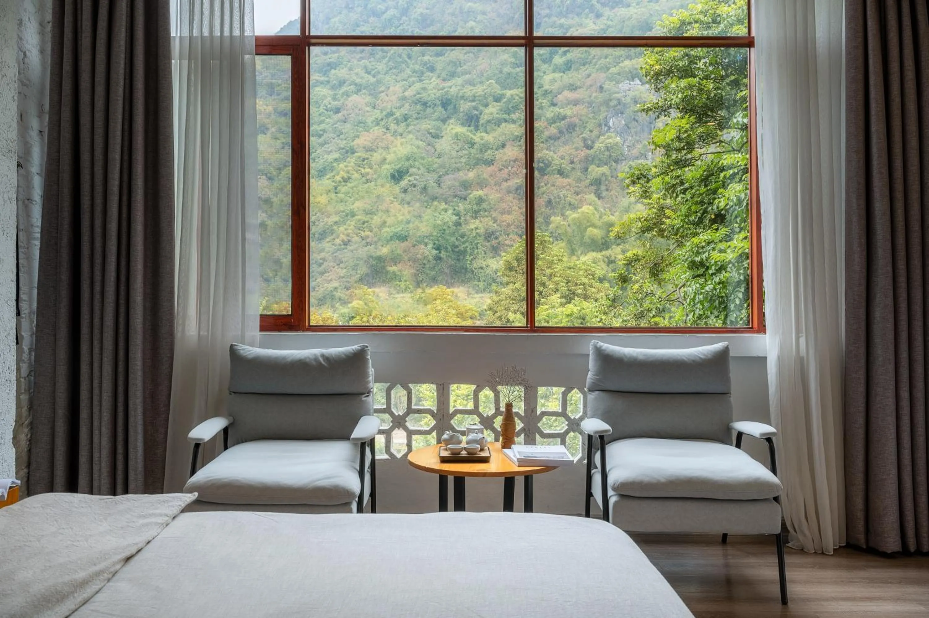 Property building, Bed in Autumn Inn