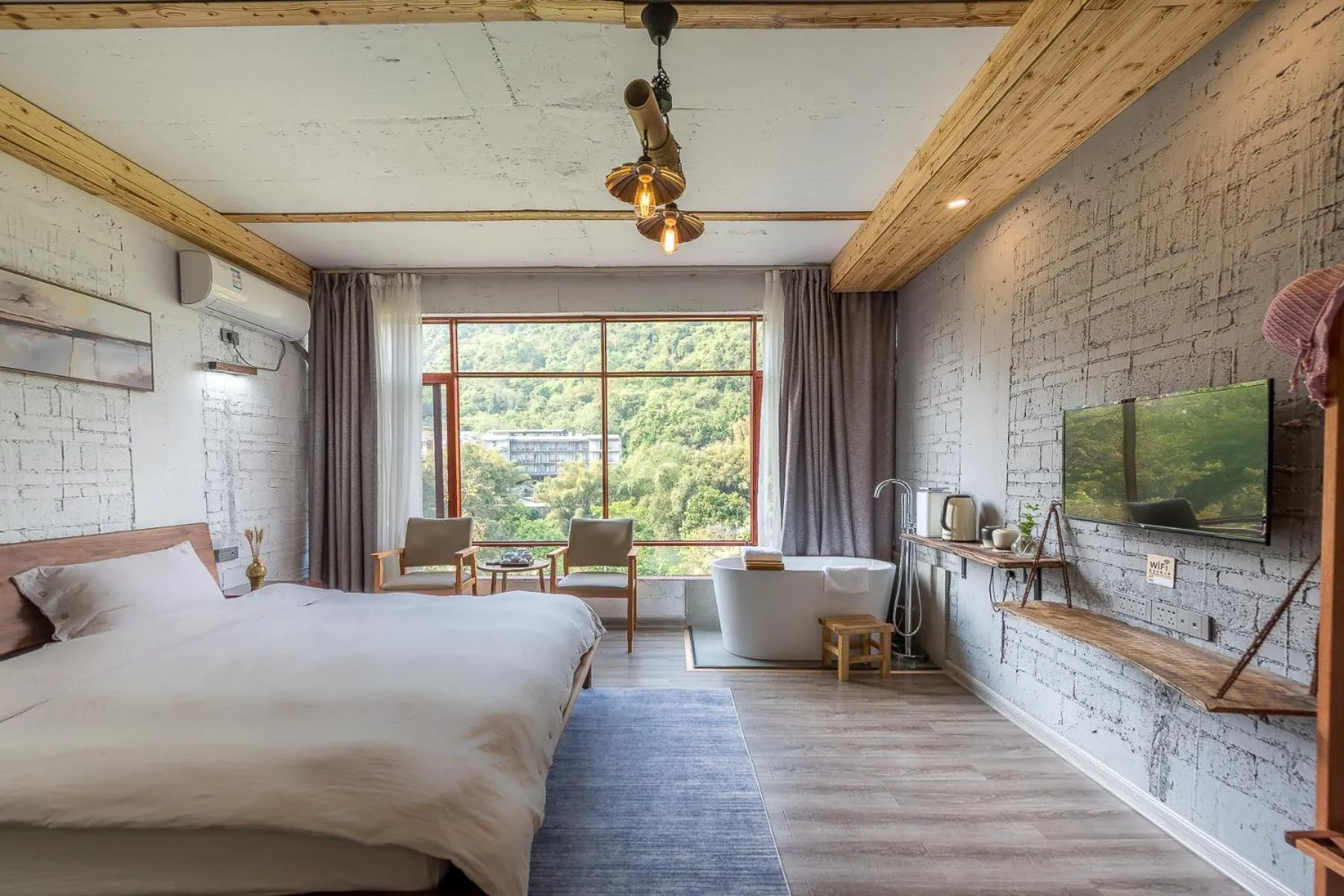 Photo of the whole room, Bed in Autumn Inn