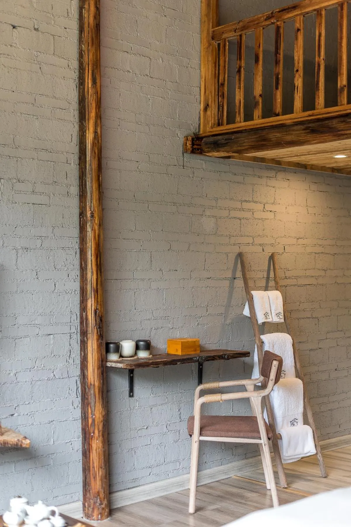 Decorative detail in Autumn Inn