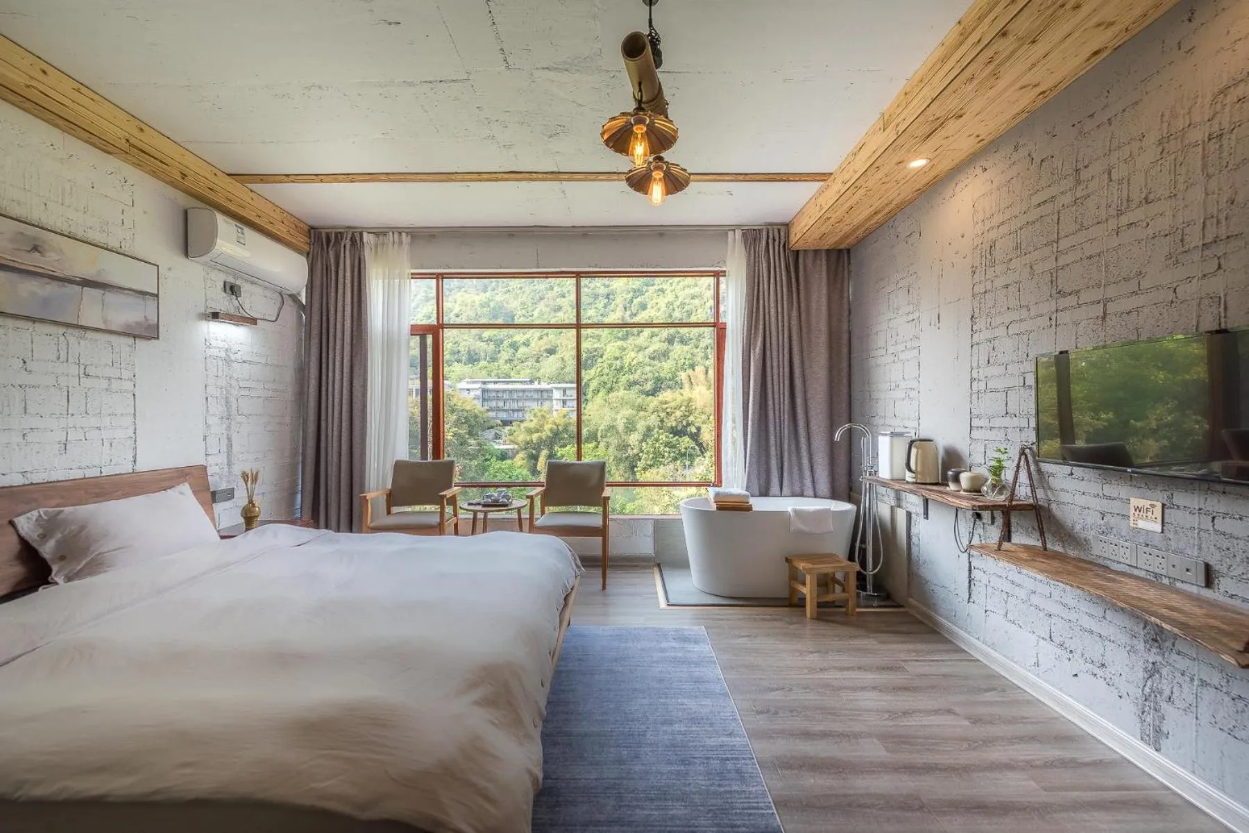 Photo of the whole room, Bed in Autumn Inn