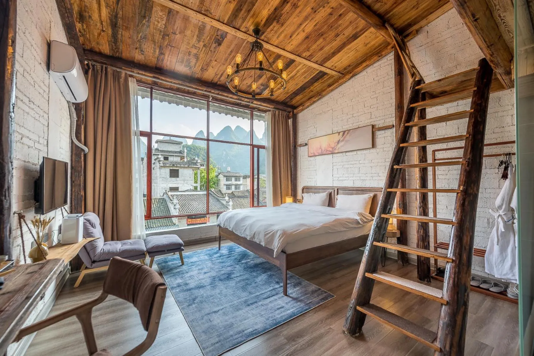 Photo of the whole room, Bed in Autumn Inn