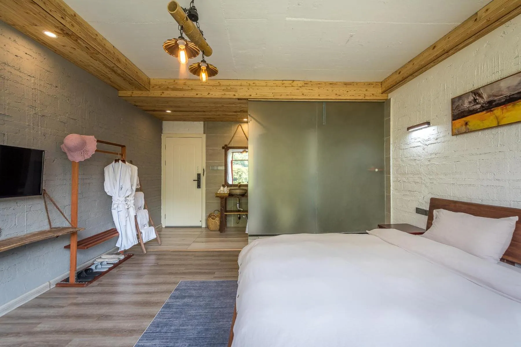 Photo of the whole room, Bed in Autumn Inn