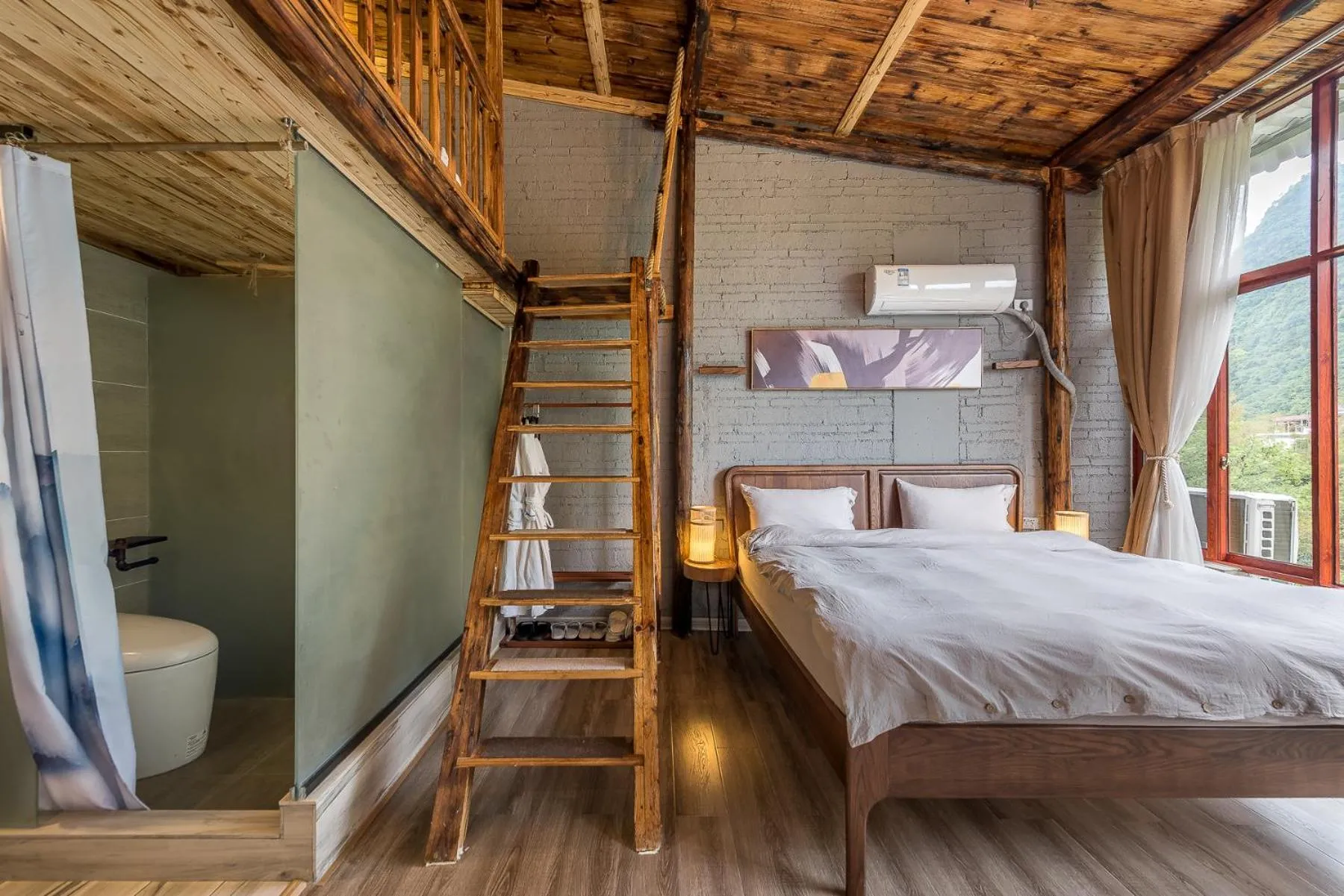 Photo of the whole room, Bed in Autumn Inn