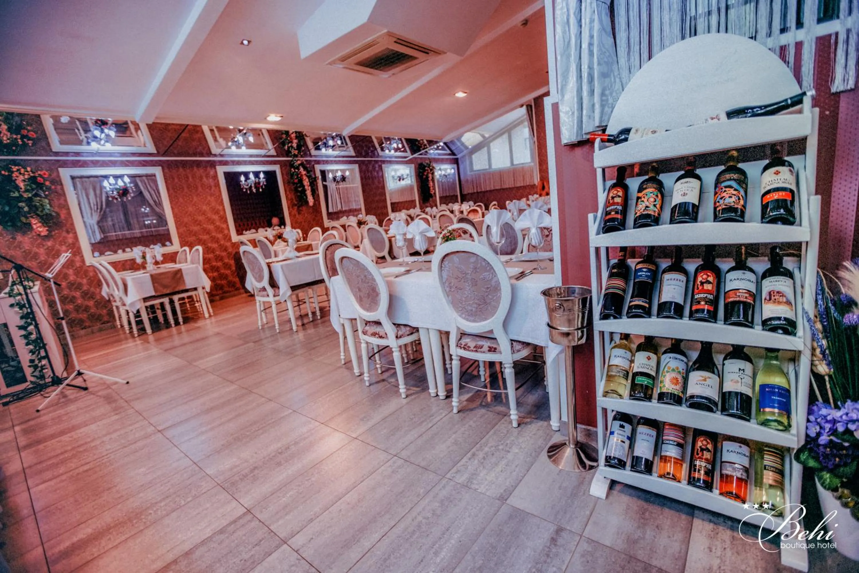 Restaurant/places to eat in Boutique Hotel Behi