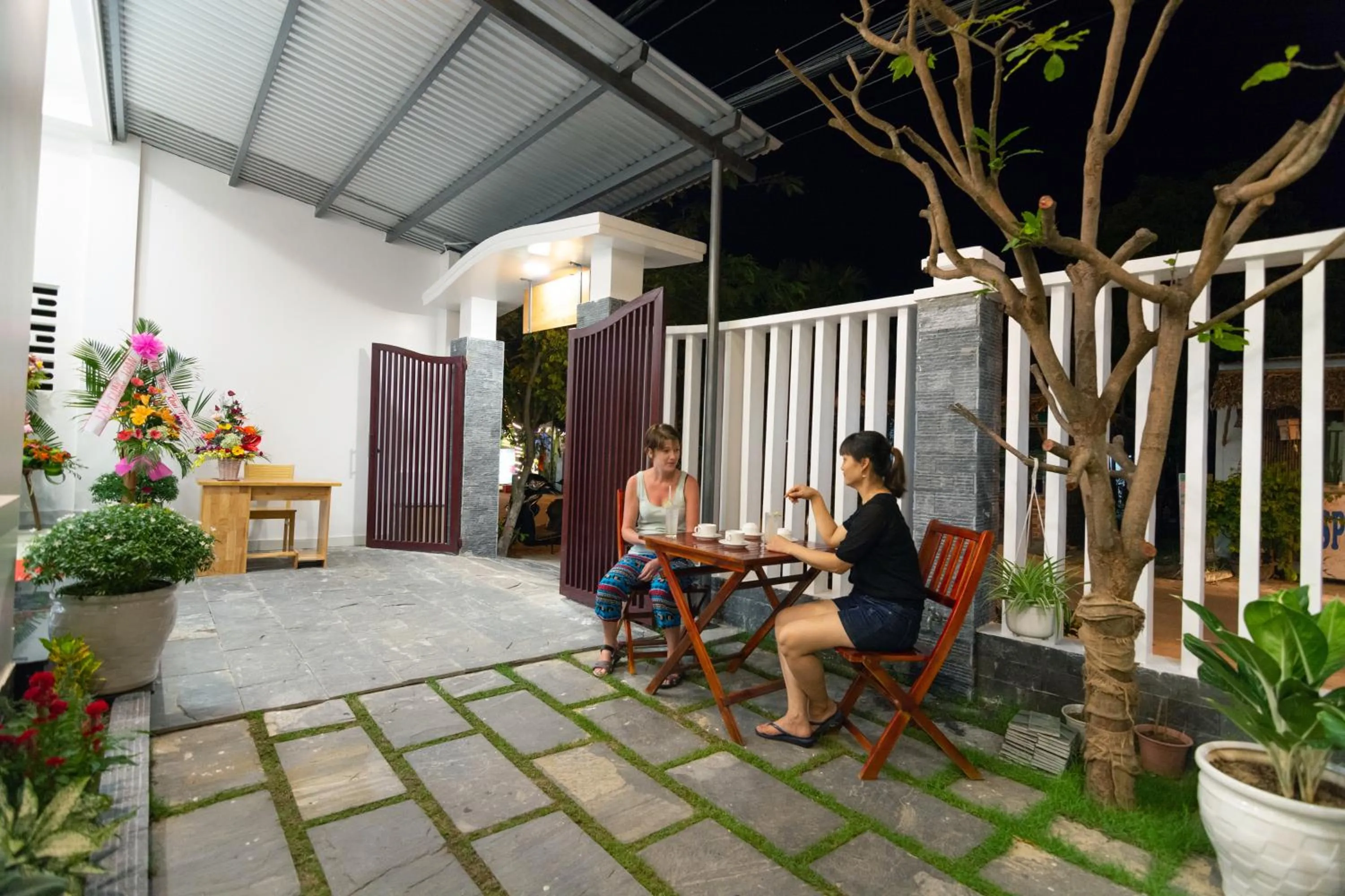 Garden in An Bang Scent Beach Homestay