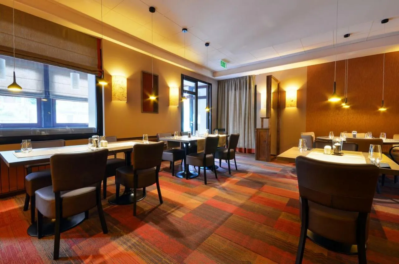 Restaurant/places to eat in Hotel Filipinum