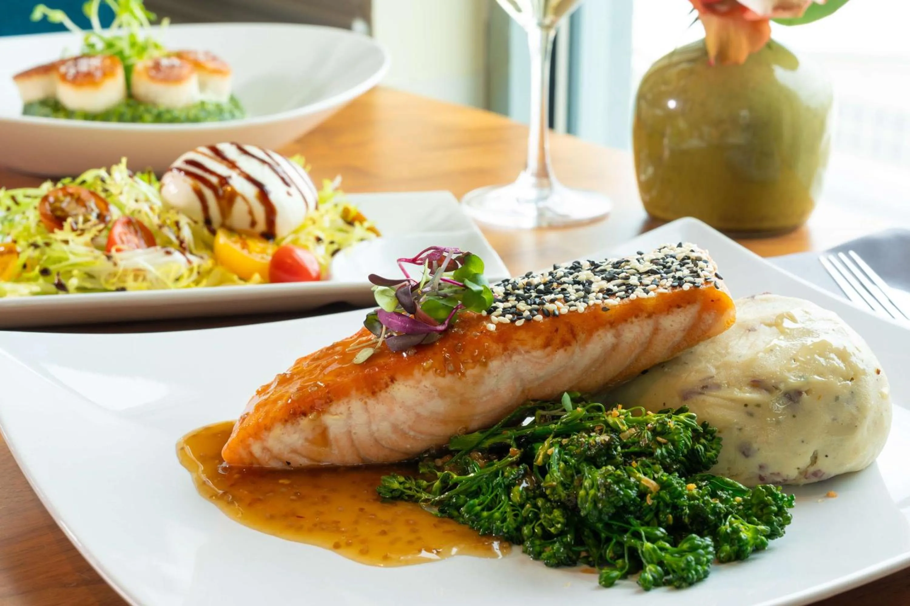 Dining area in Hilton Garden Inn Philadelphia Center City