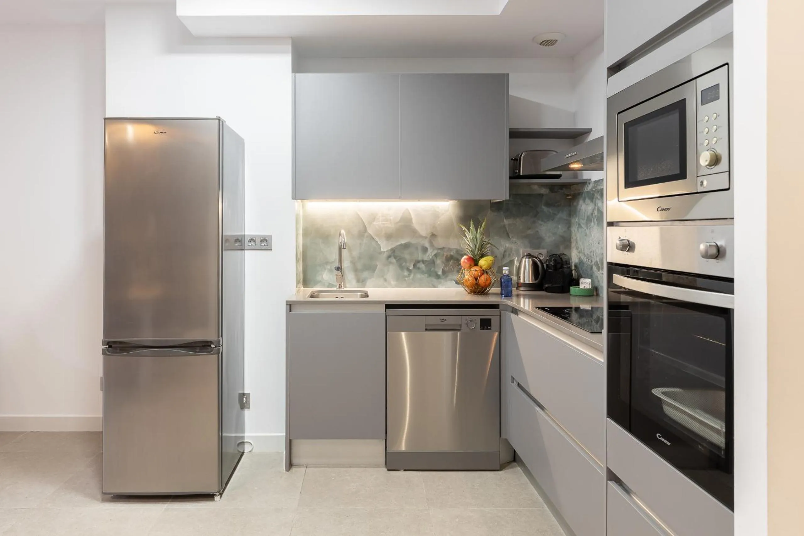 Kitchen or kitchenette in Cosmo Apartments Consell de Cent - Plaza Universitat