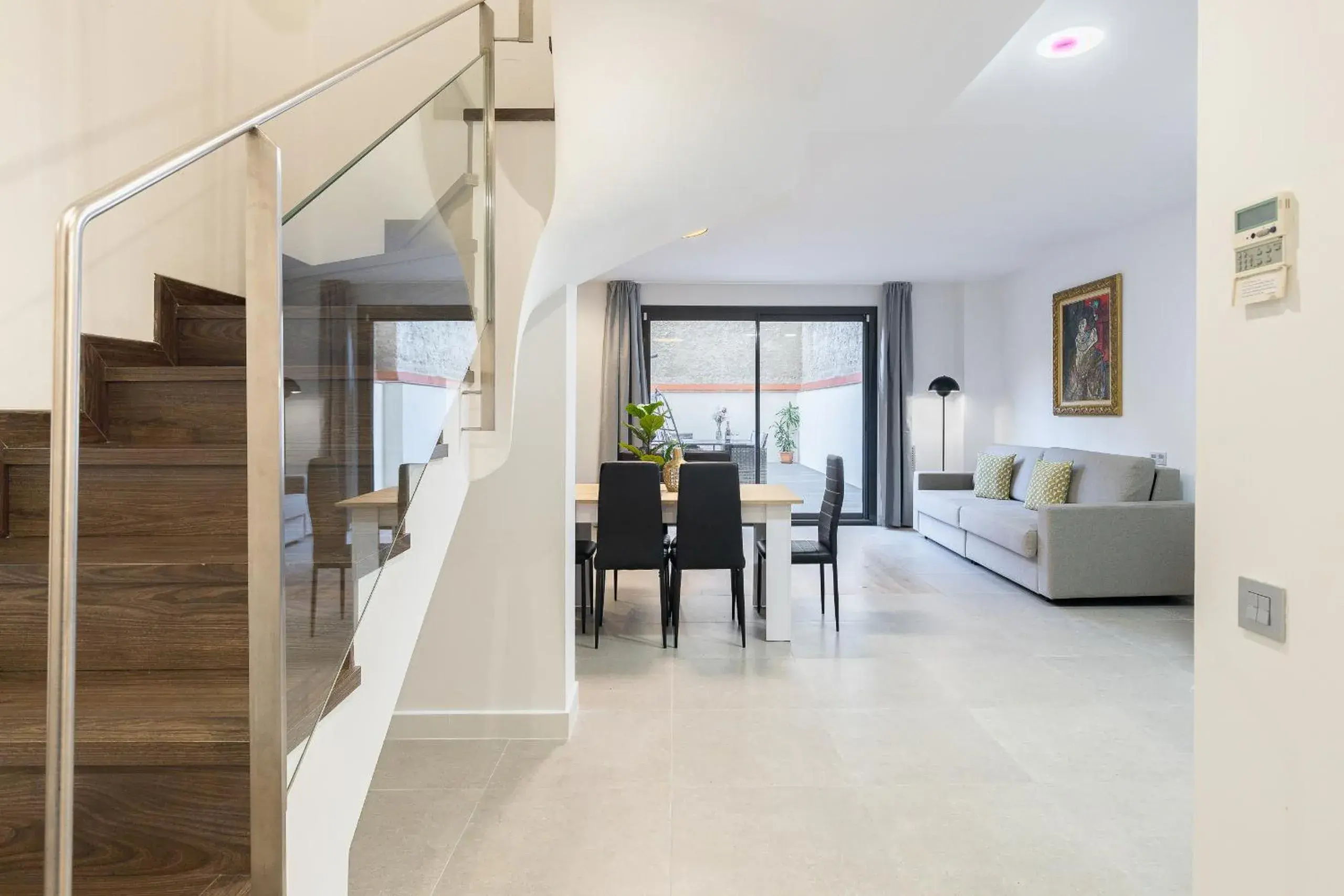 Balcony/Terrace, Bed in Cosmo Apartments Consell de Cent - Plaza Universitat Balcony/Terrace, Bed in Cosmo Apartments Consell de Cent - Plaza Universitat