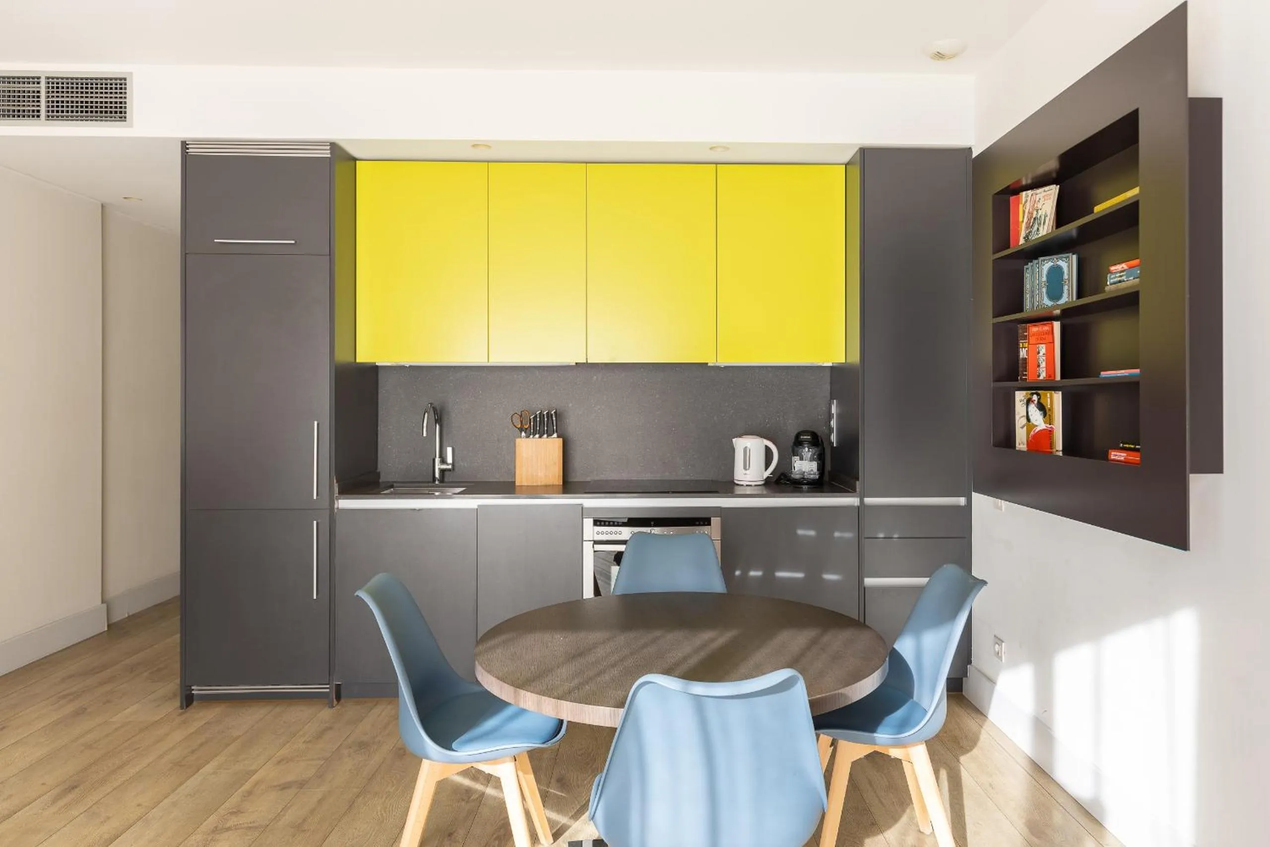 Kitchen or kitchenette in Cosmo Apartments Passeig de Gràcia