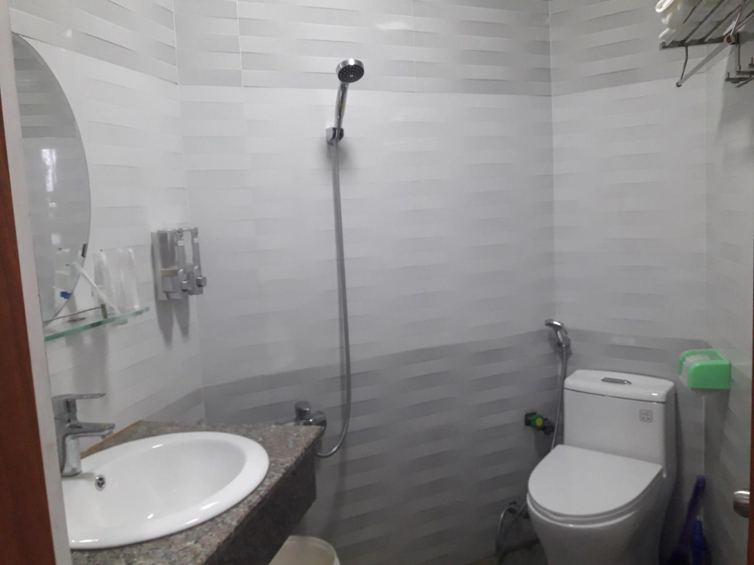 Bathroom in Anh Quân Hotel