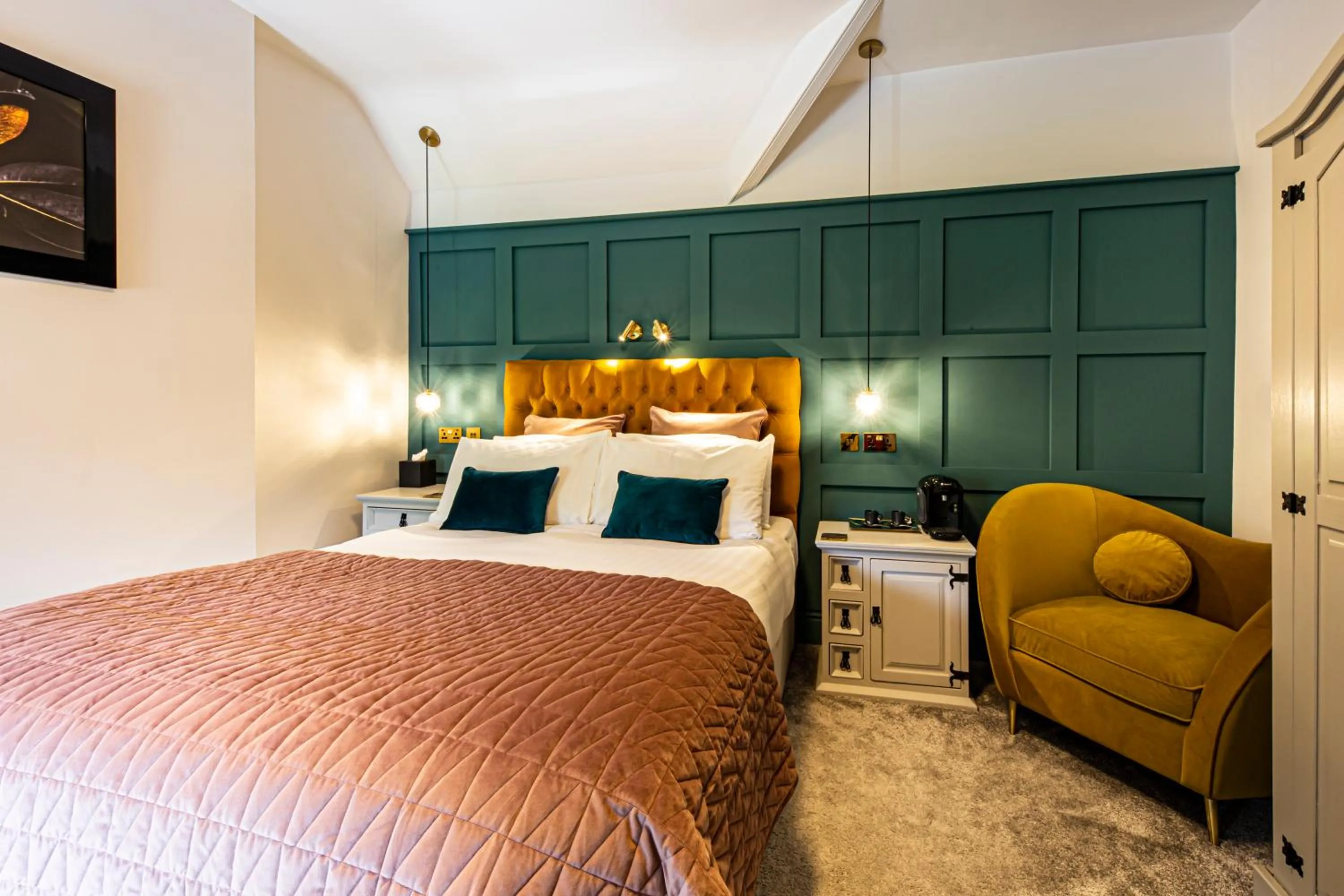 Seating area, Bed in Afon View