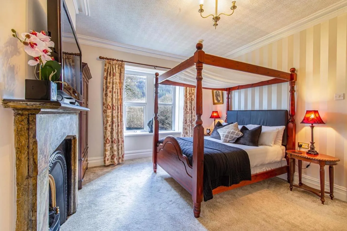 Mountain view, Bed in Afon View