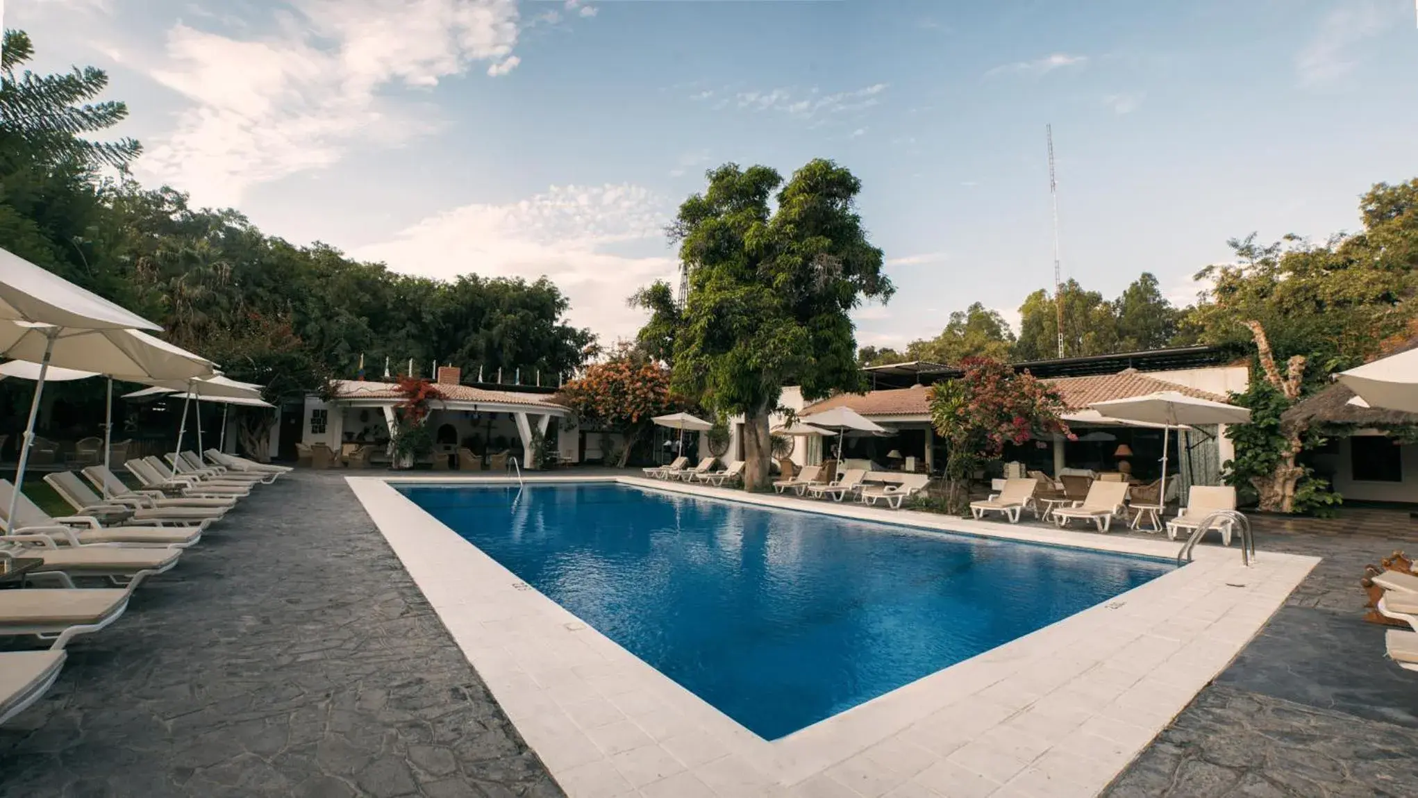 Swimming pool in Hotel Majoro Swimming pool in Hotel Majoro