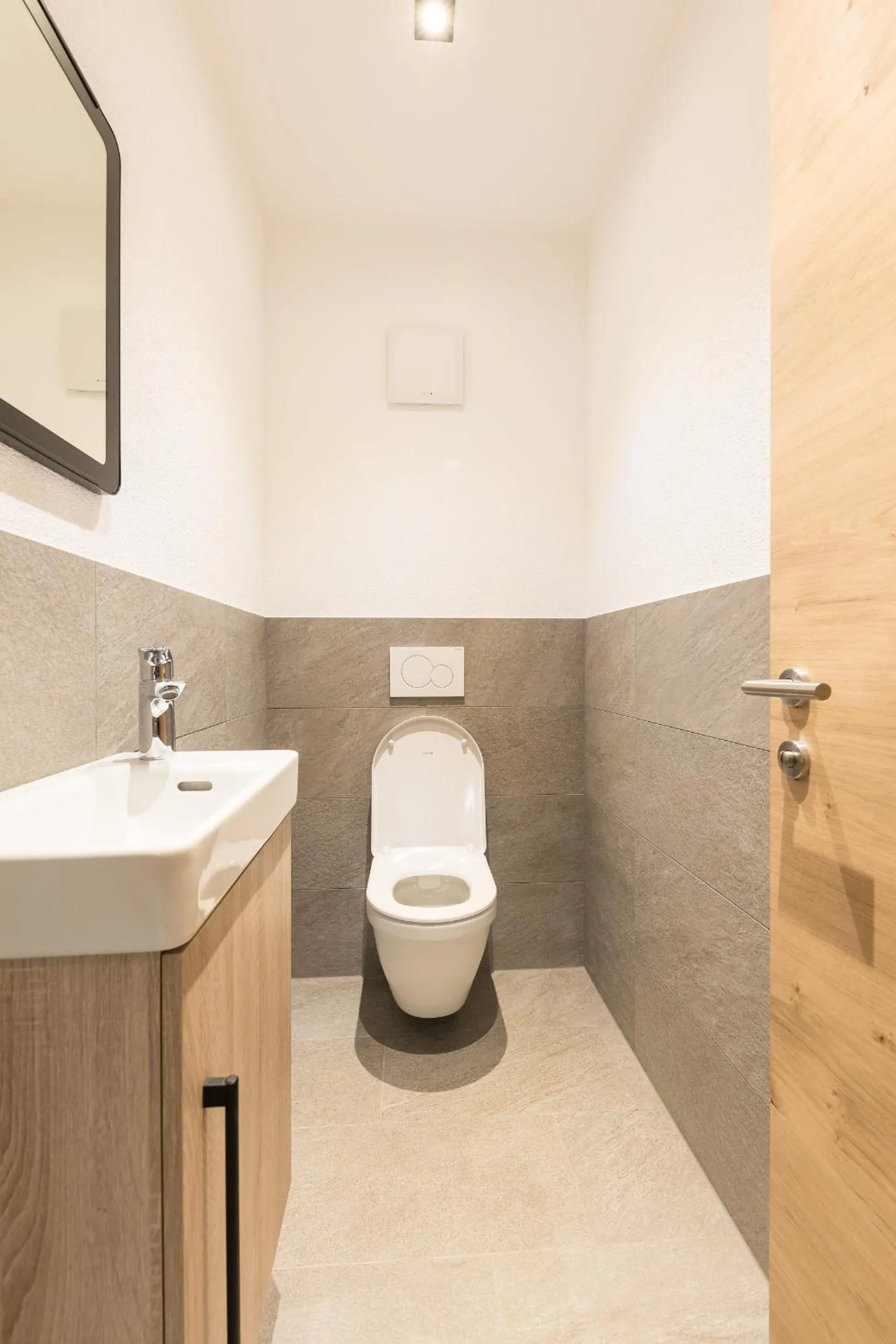 Toilet in Easy Living Apartment Ötztal
