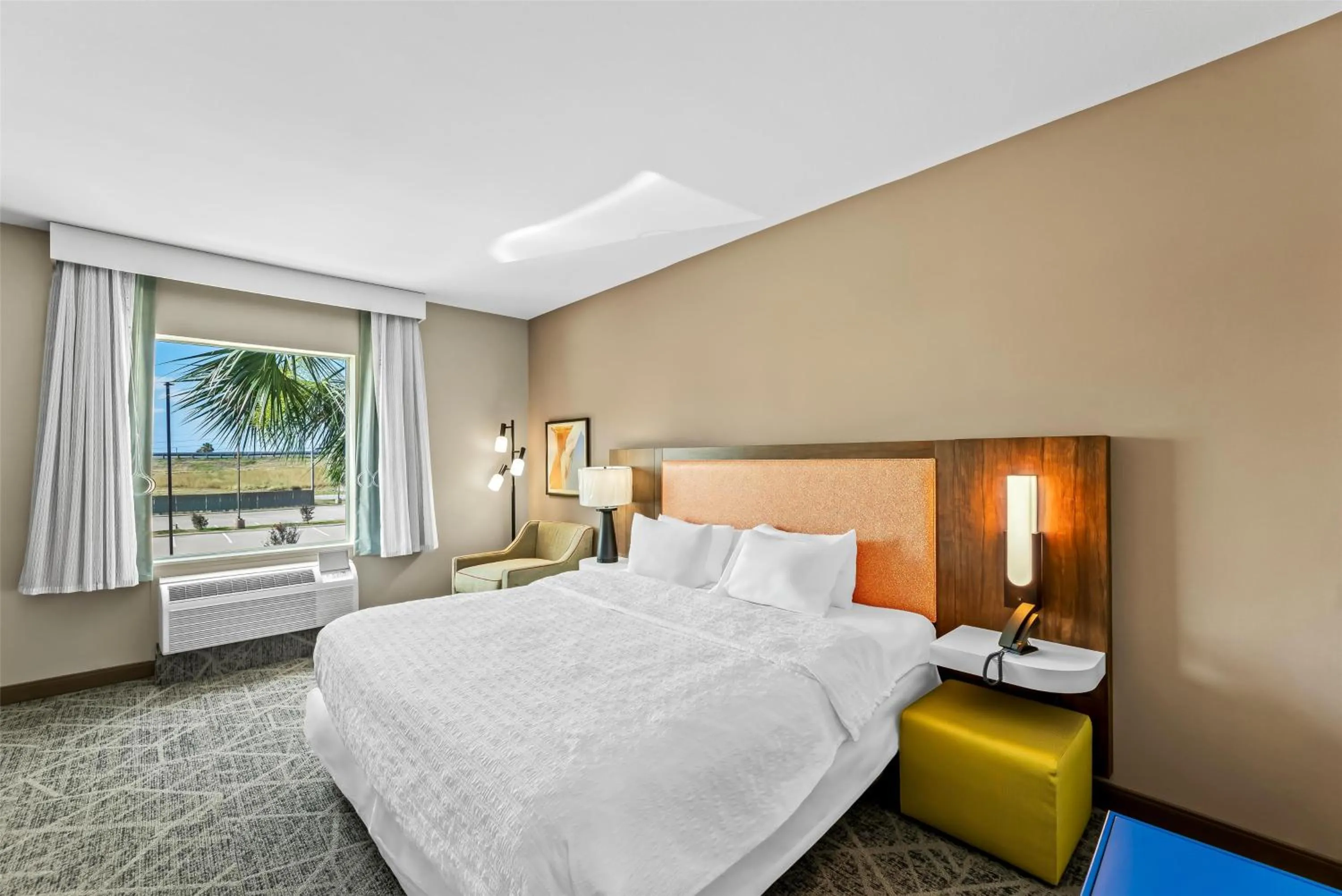 Bed in Hampton Inn & Suites Corpus Christi I-37 - Navigation Boulevard