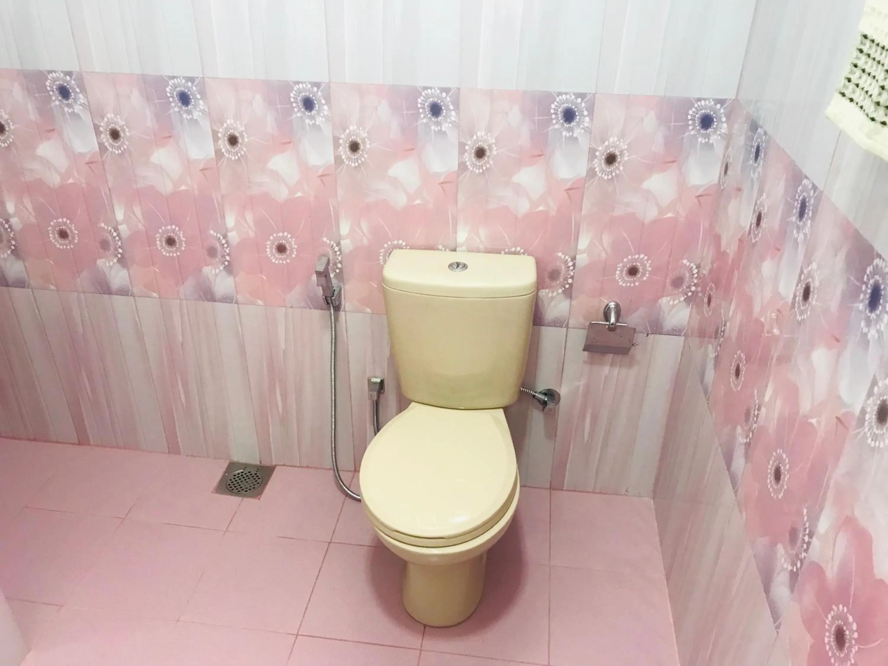 Toilet in Senehas Homestay