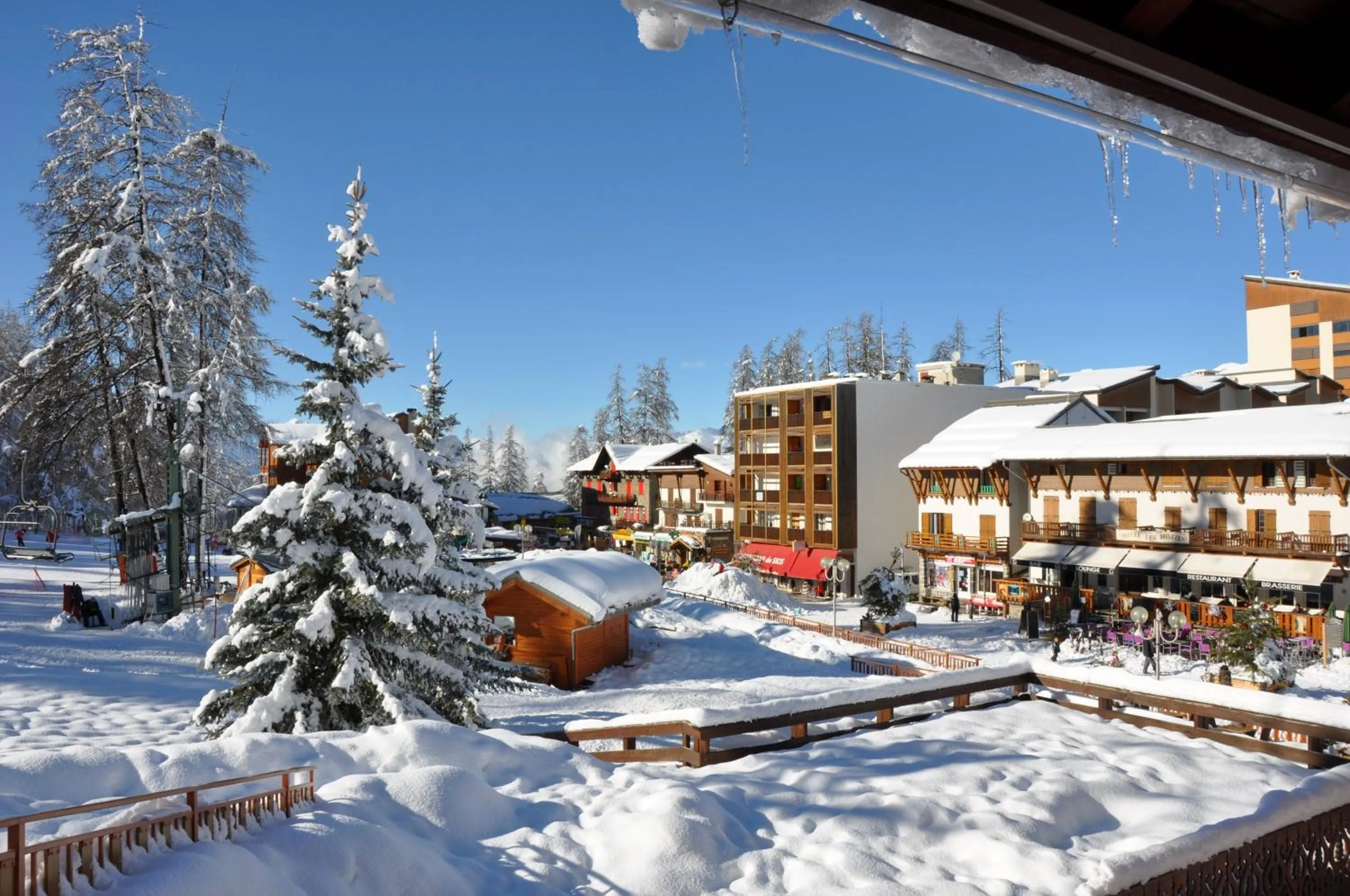 City view in Le Chalet Suisse