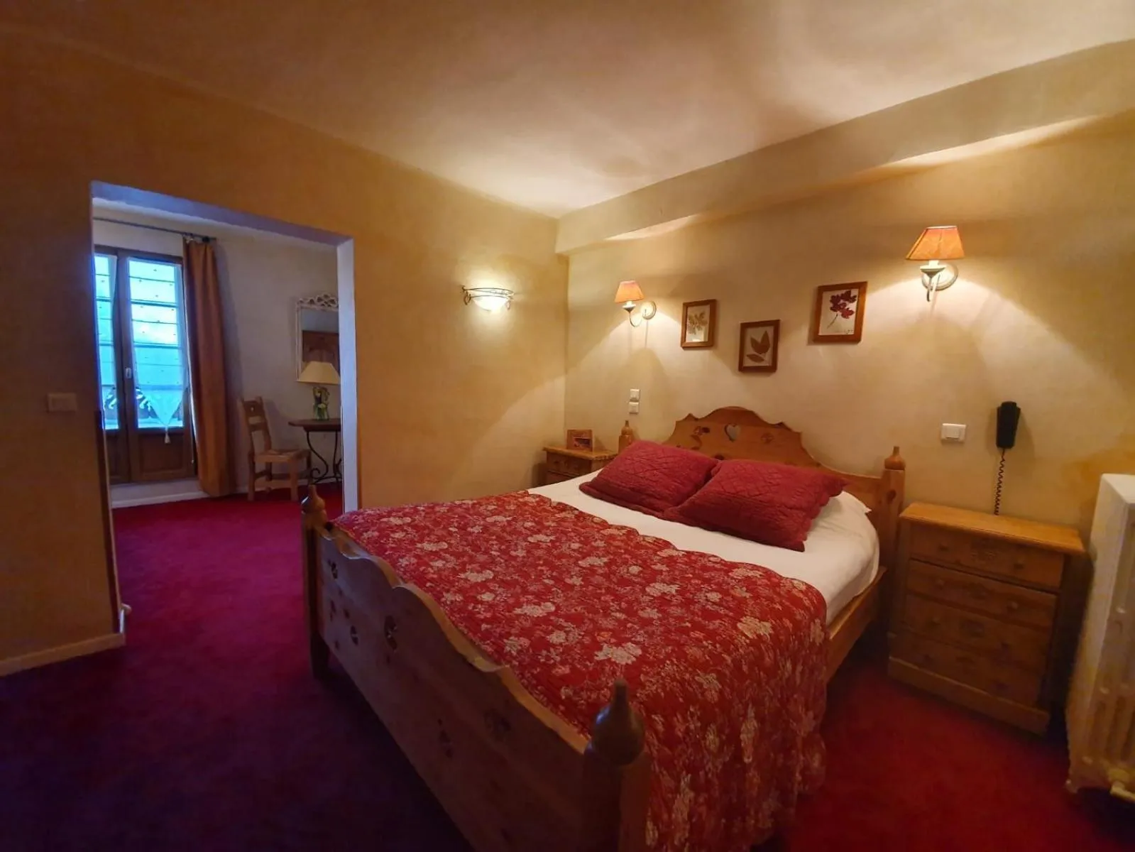 Bedroom, Bed in Le Chalet Suisse