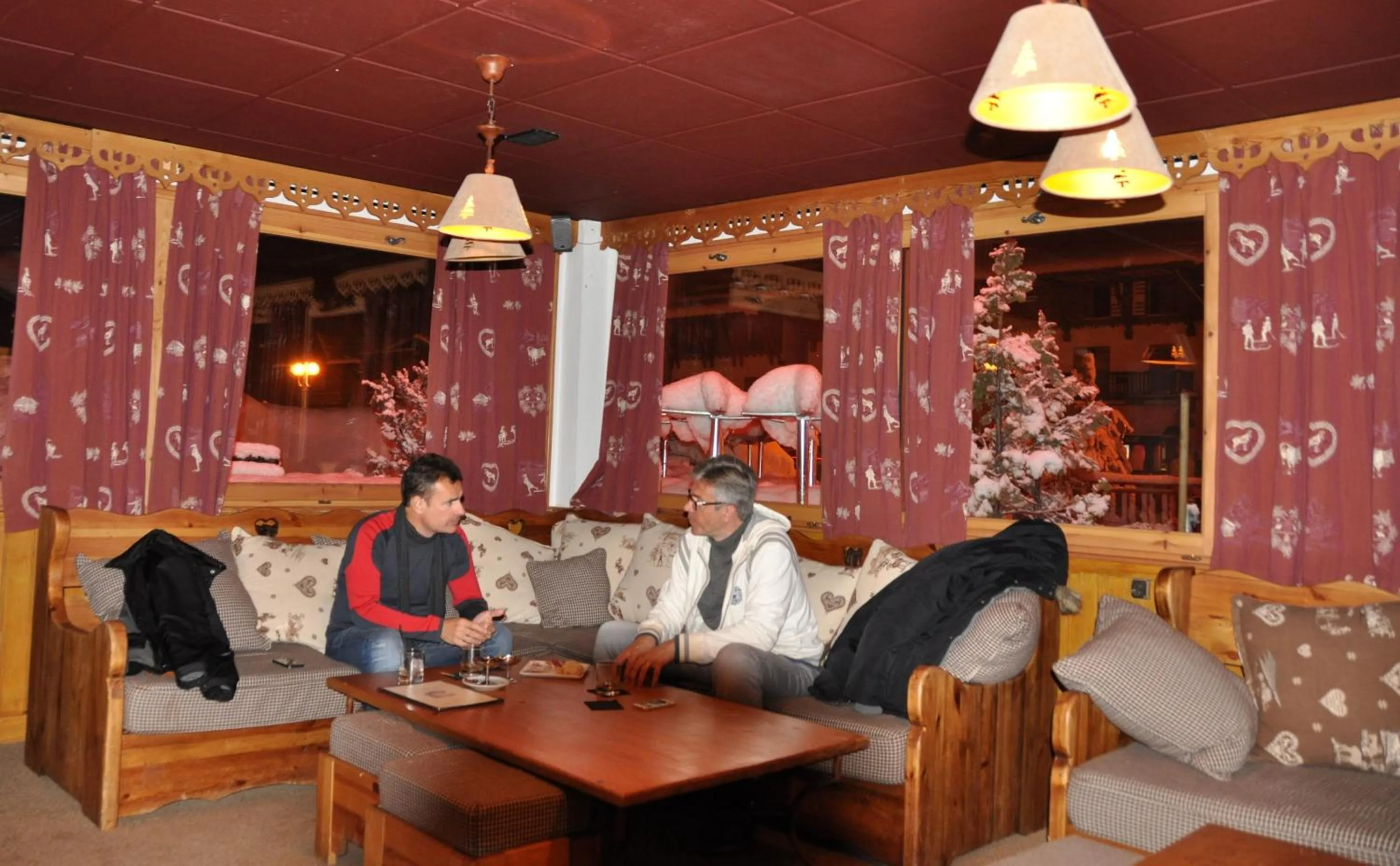 Lounge or bar in Le Chalet Suisse