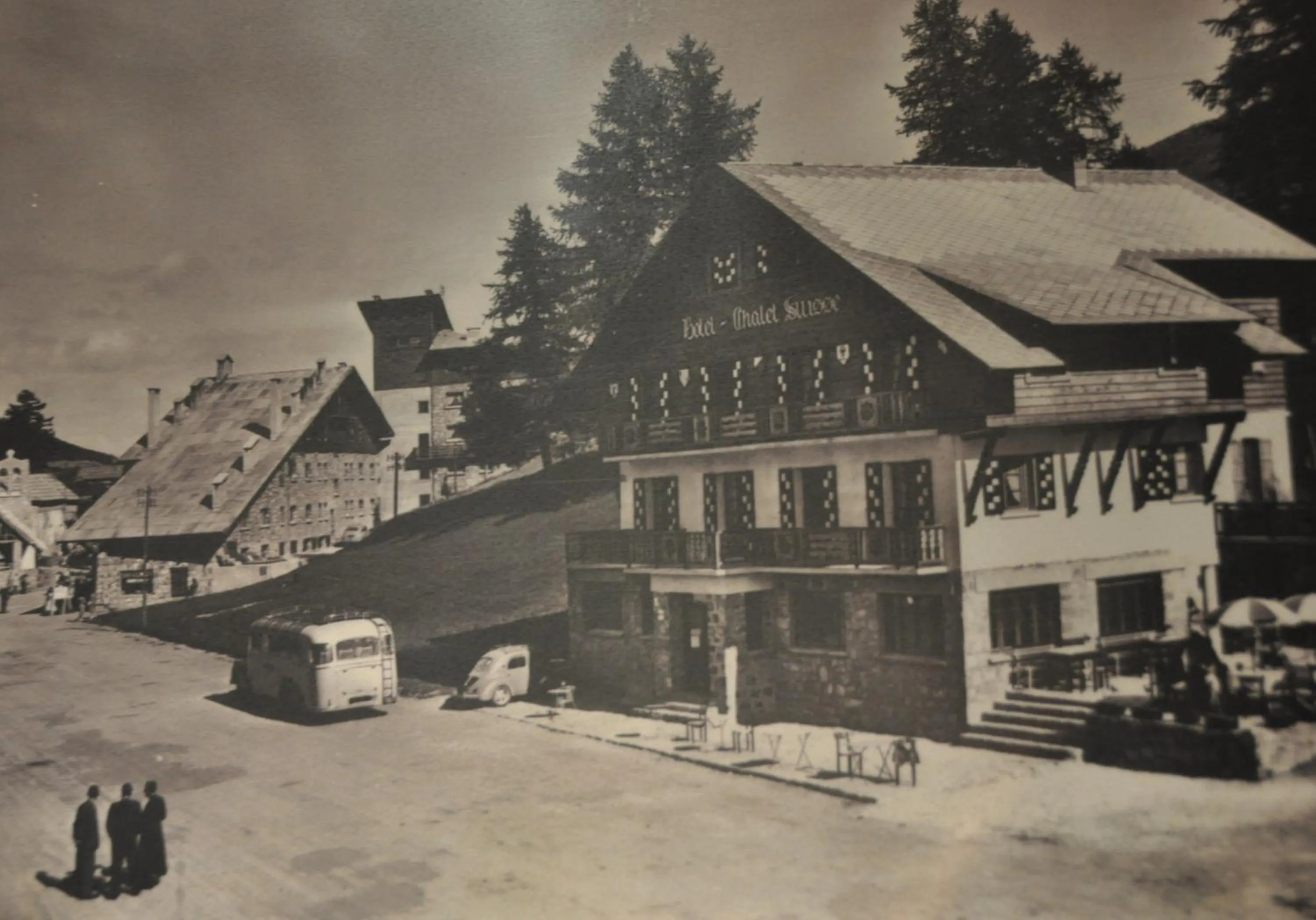 Facade/entrance in Le Chalet Suisse