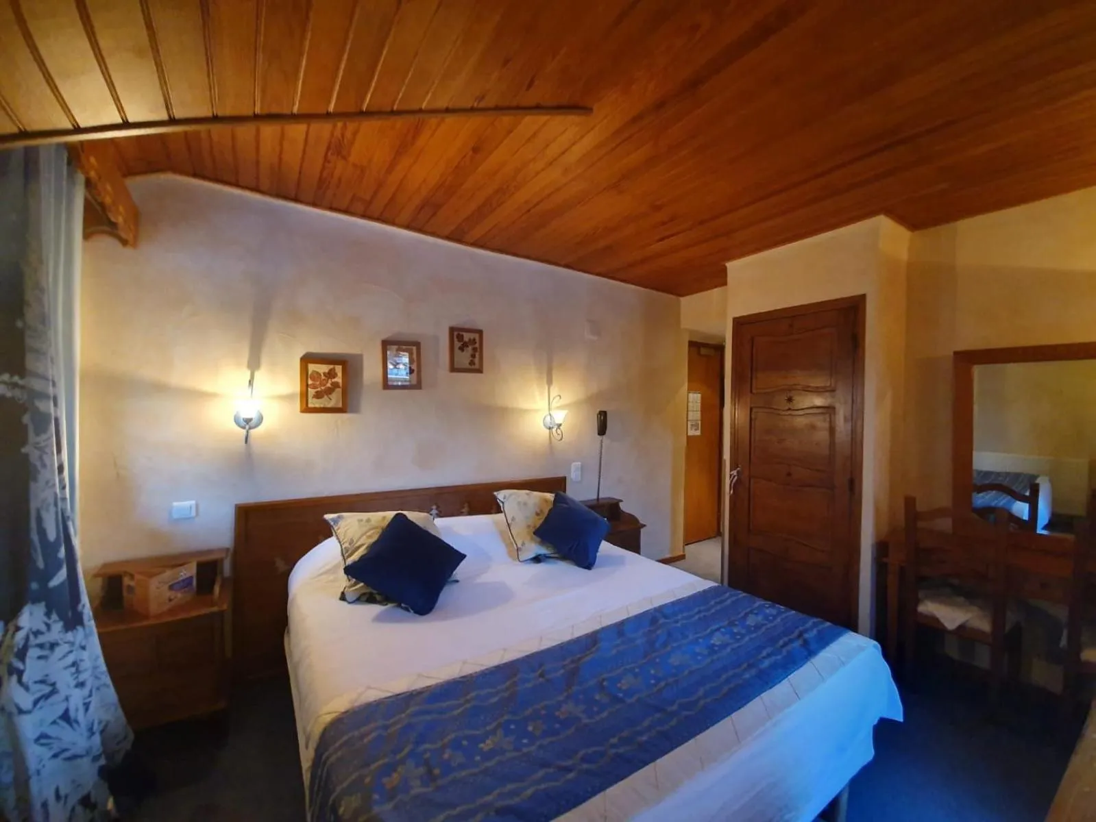 Bedroom, Bed in Le Chalet Suisse