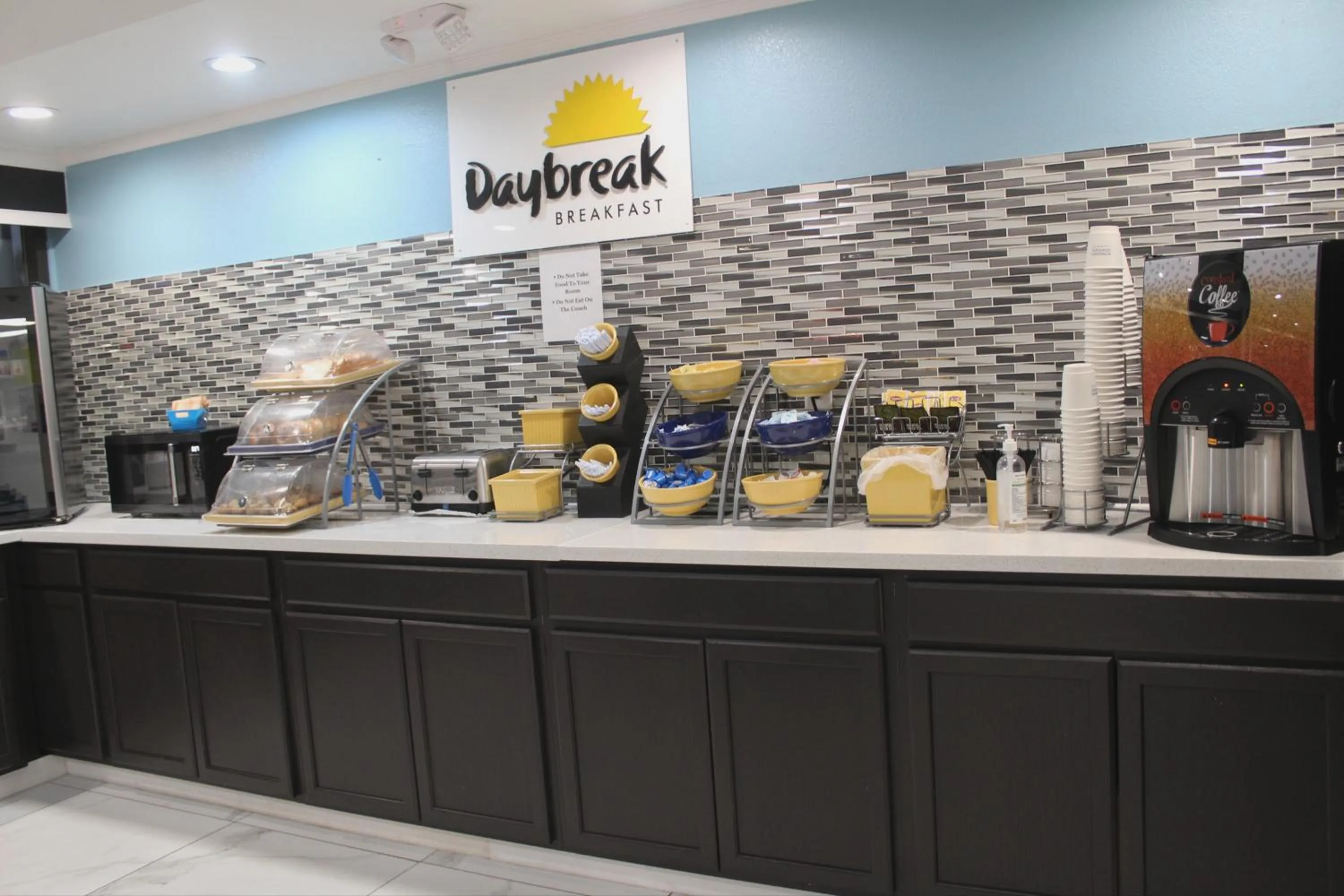 Breakfast in Days Inn by Wyndham Marianna