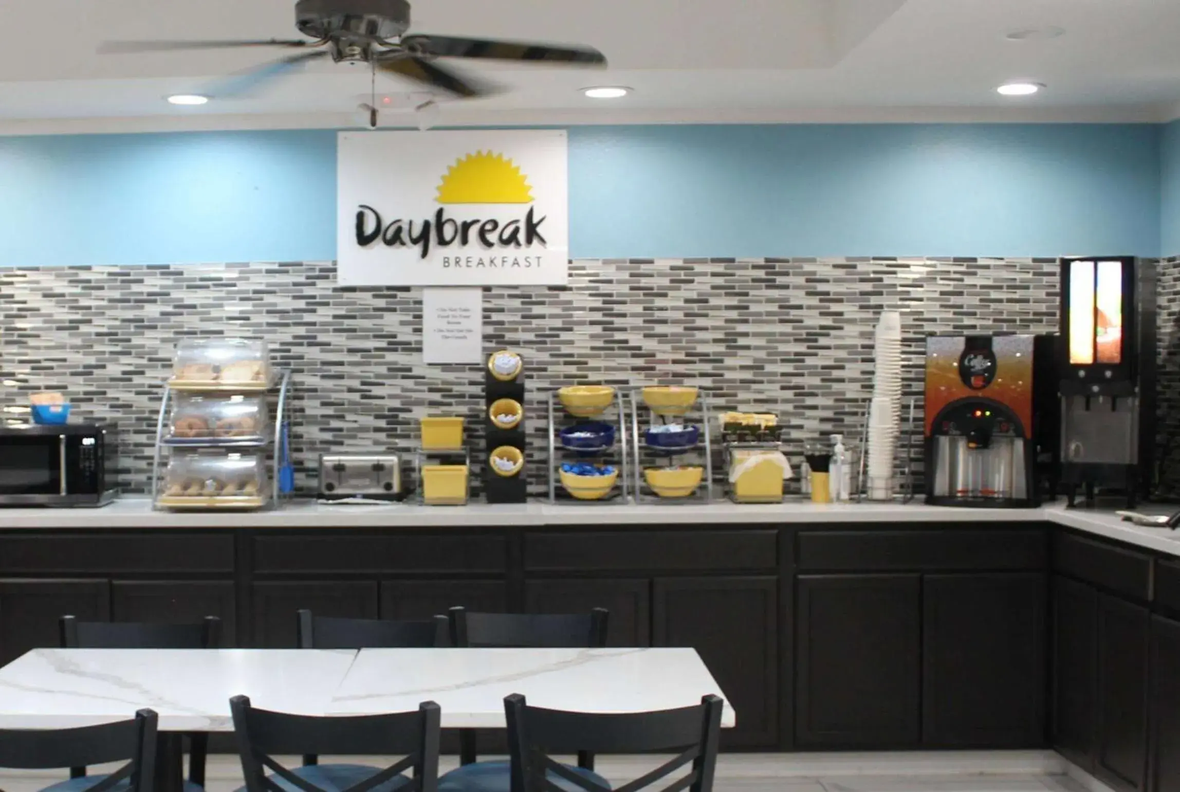 Restaurant/places to eat in Days Inn by Wyndham Marianna Restaurant/places to eat in Days Inn by Wyndham Marianna