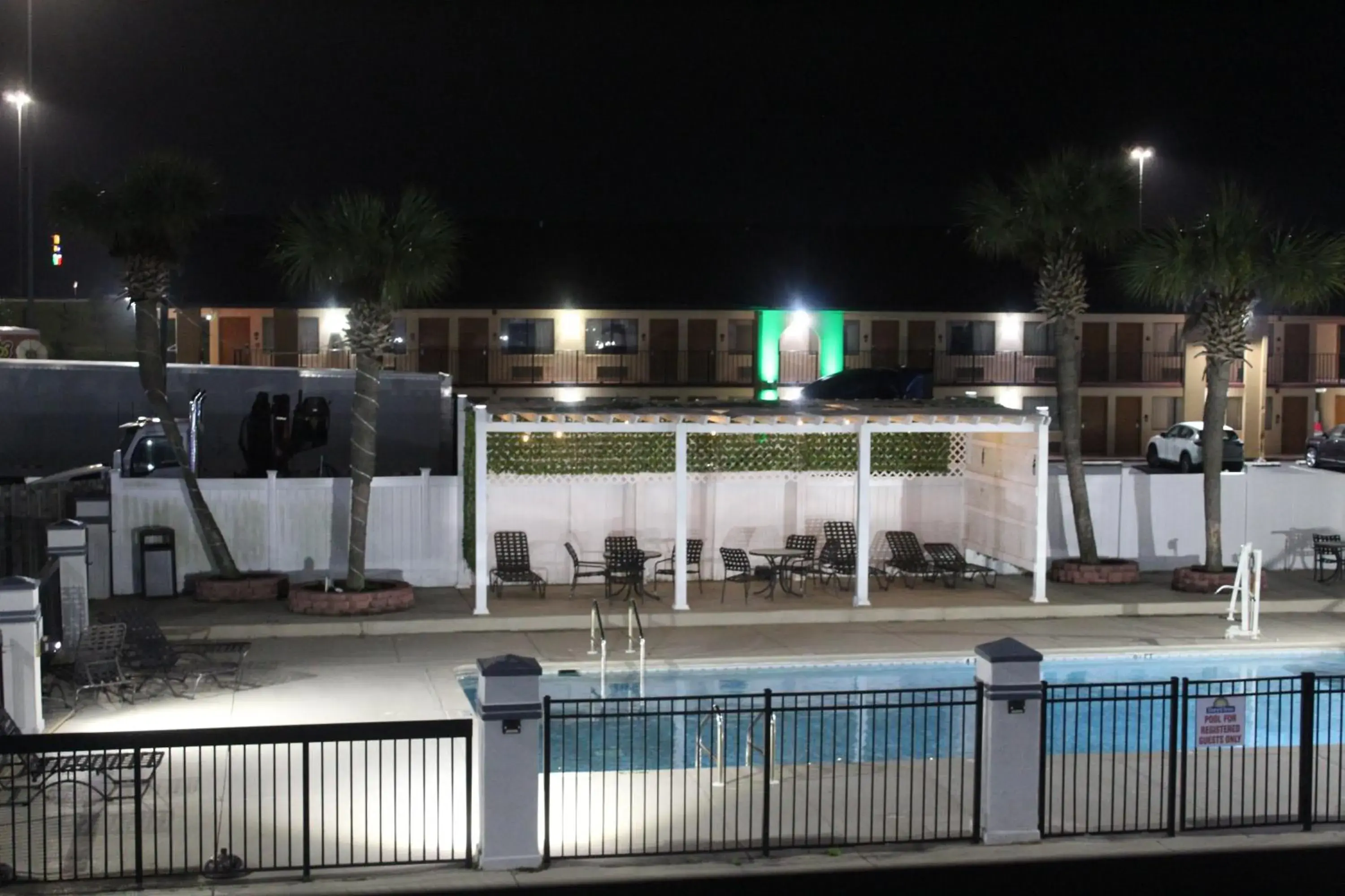 Swimming pool in Days Inn by Wyndham Marianna Swimming pool in Days Inn by Wyndham Marianna