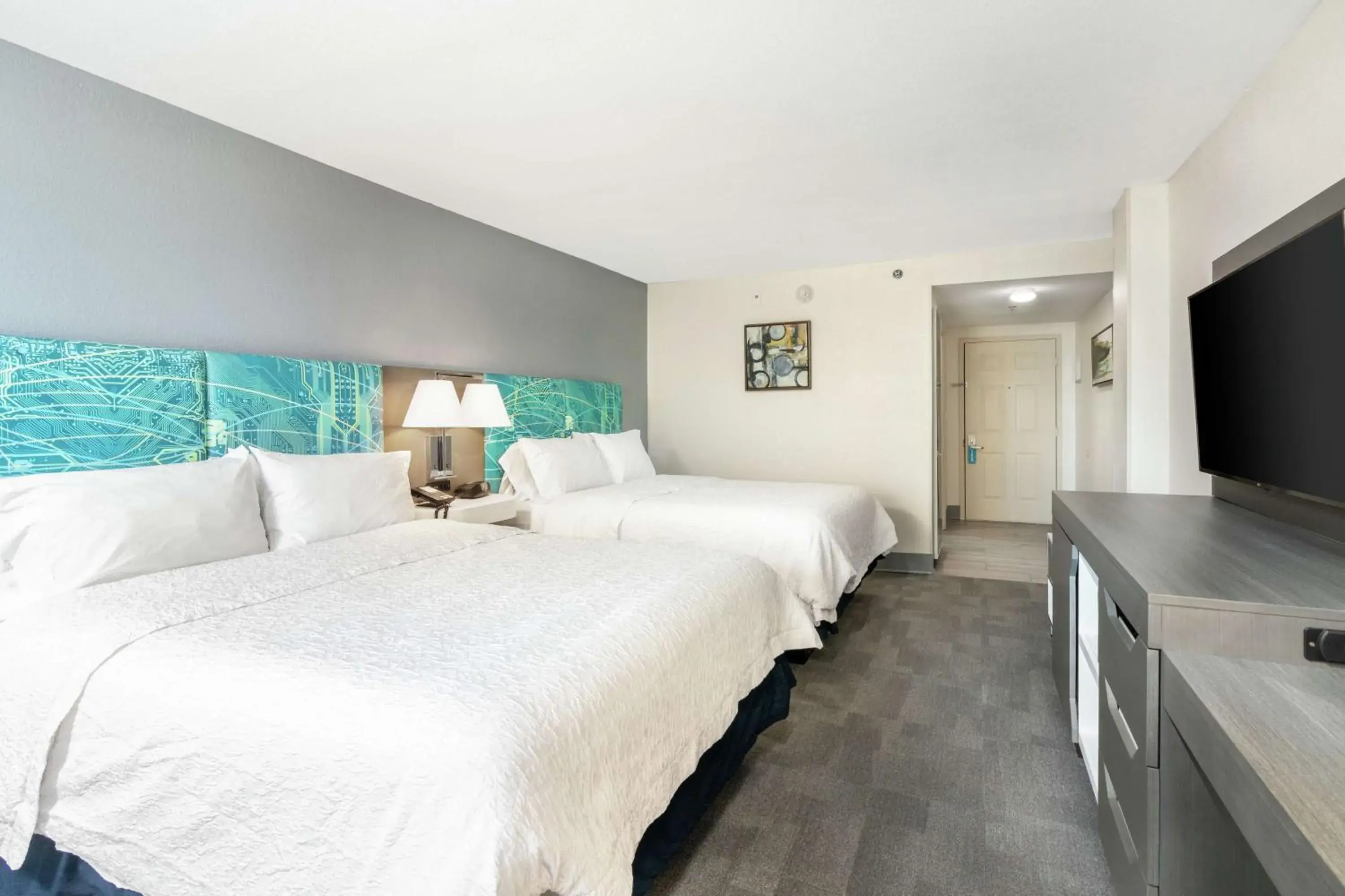 Photo of the whole room, Bed in Hampton Inn Daytona Shores-Oceanfront Photo of the whole room, Bed in Hampton Inn Daytona Shores-Oceanfront