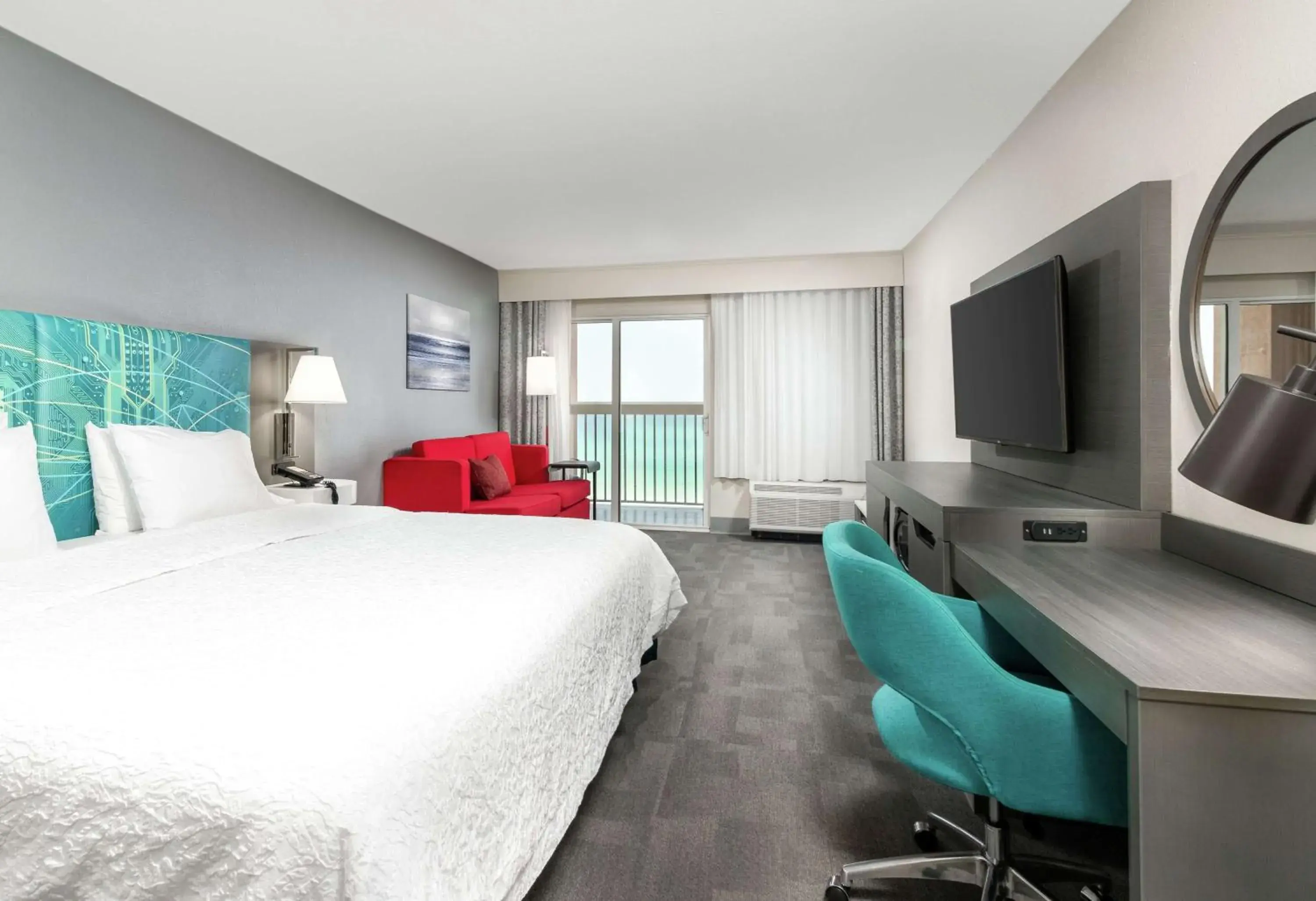 Bedroom, Bed in Hampton Inn Daytona Shores-Oceanfront Bedroom, Bed in Hampton Inn Daytona Shores-Oceanfront