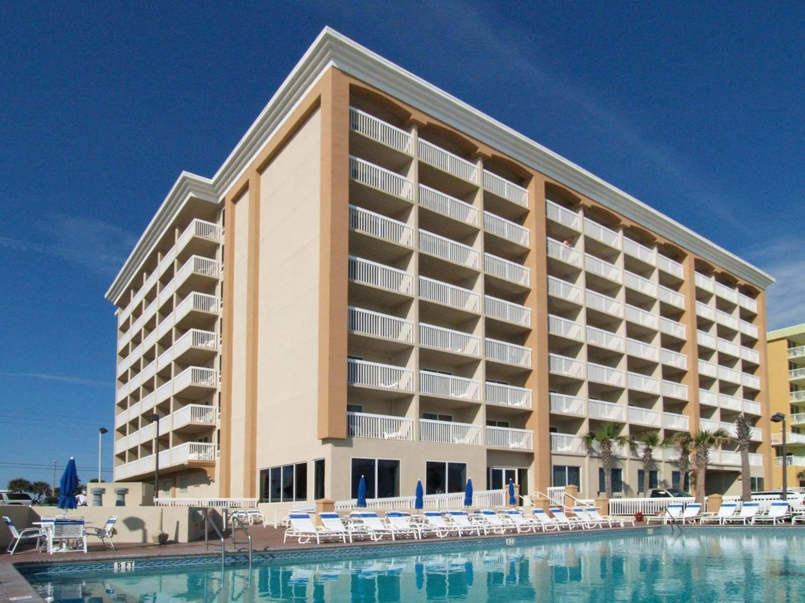 Property building in Hampton Inn Daytona Shores-Oceanfront