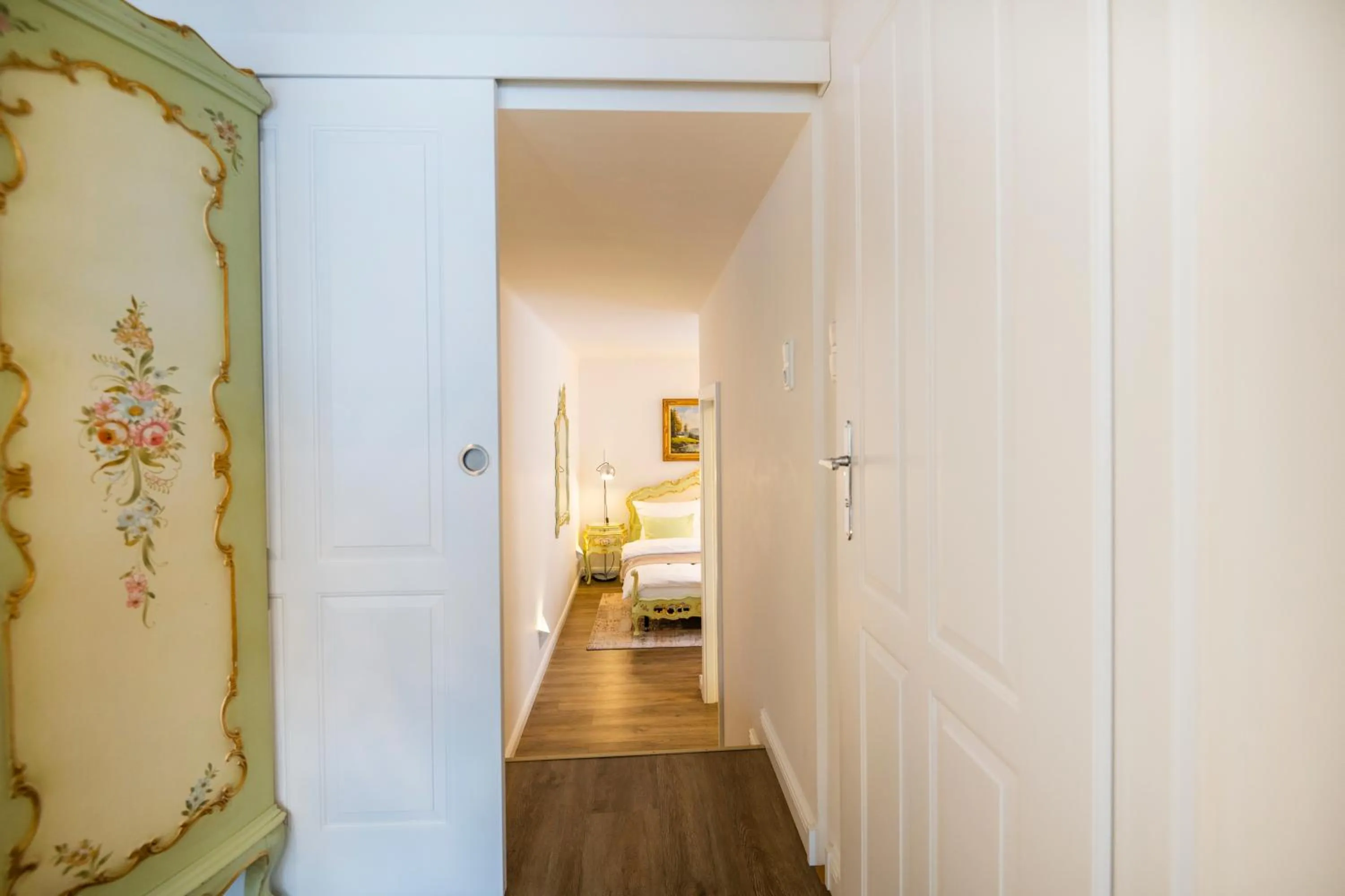 Photo of the whole room, Bed in Residenz Kaiser Franz Josef