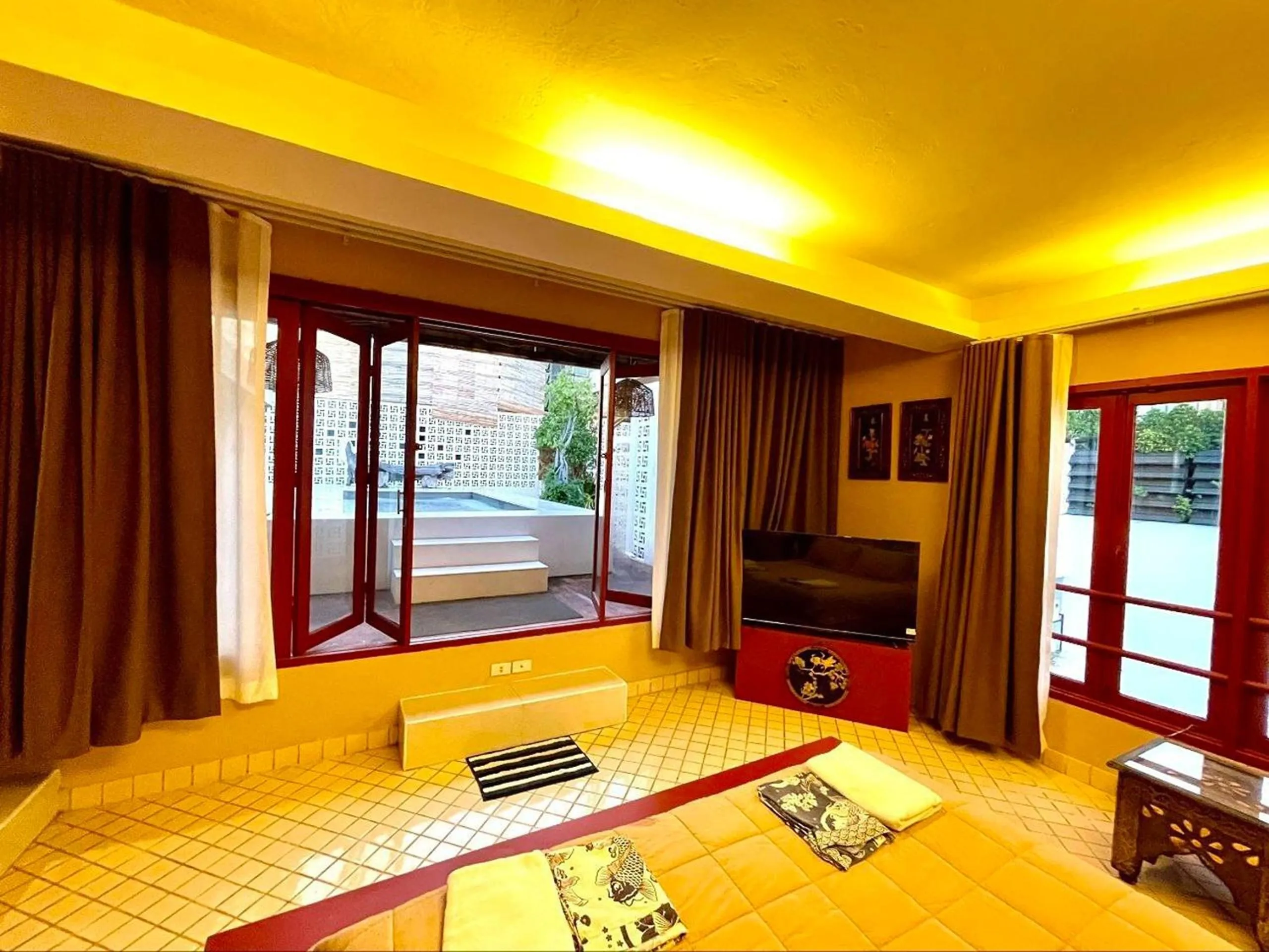 Bed in Blu Cabin Ari Stylish Gay Poshtel