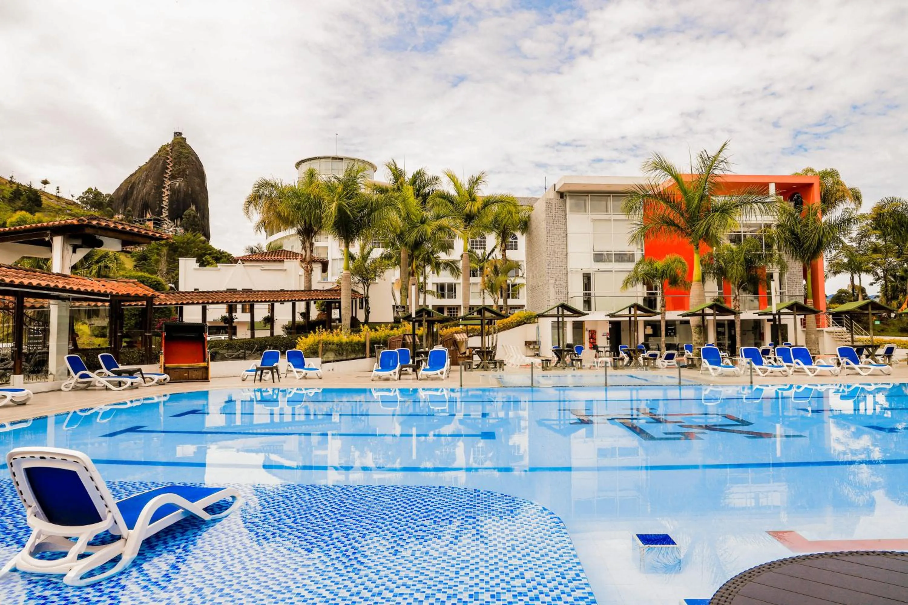 Swimming pool in Hotel Los Recuerdos