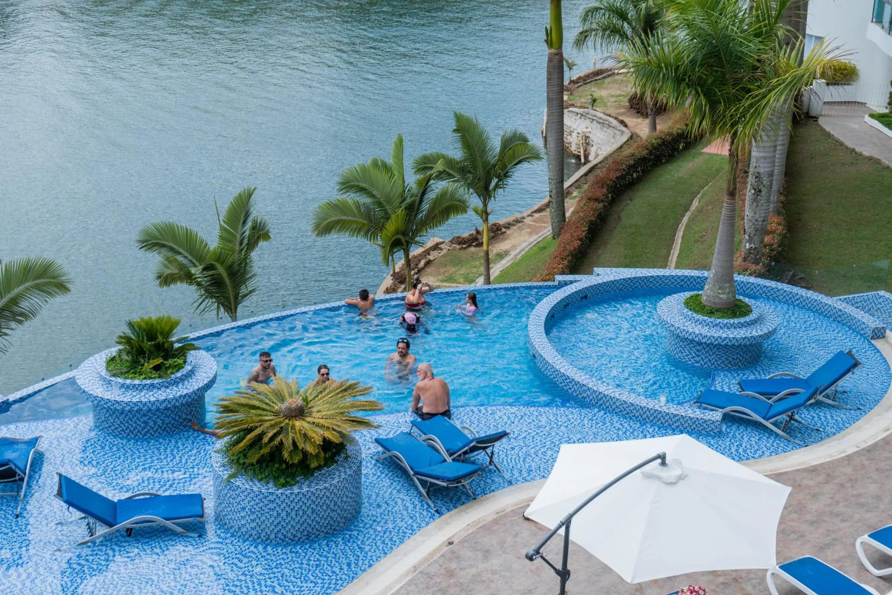 Swimming pool in Hotel Los Recuerdos